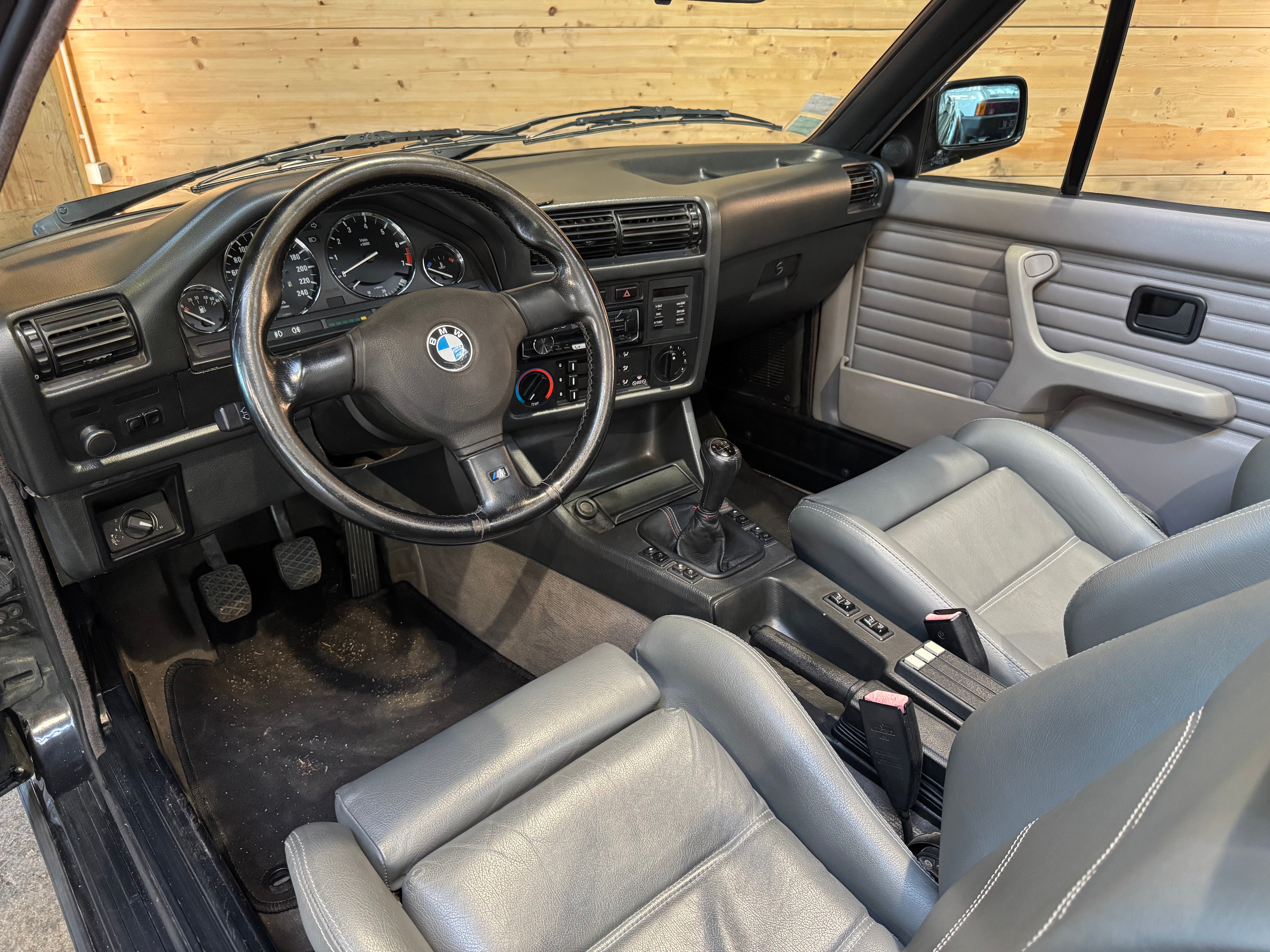 BMW 325i Cabriolet