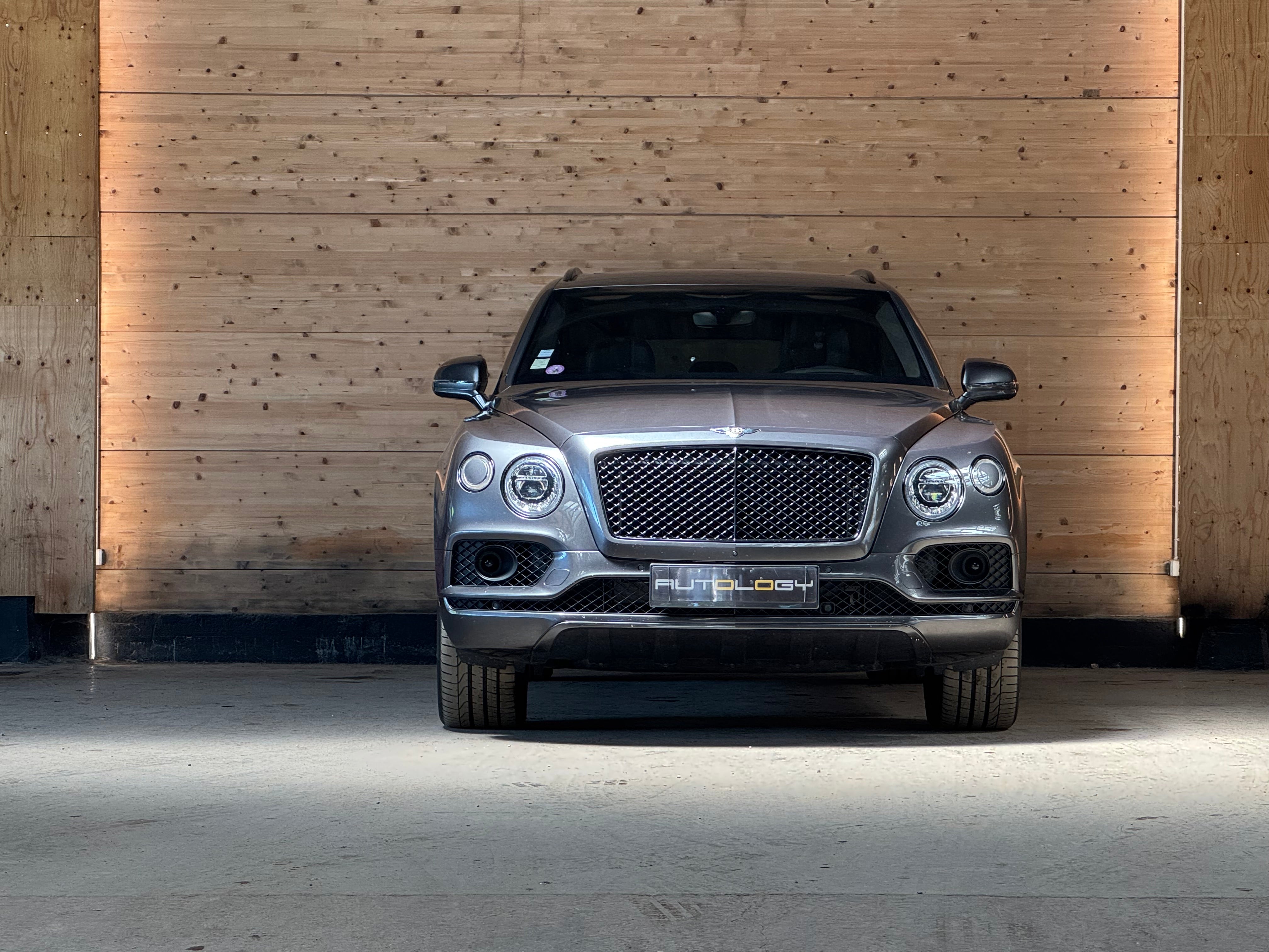 Bentley Bentayga V8 Design Series