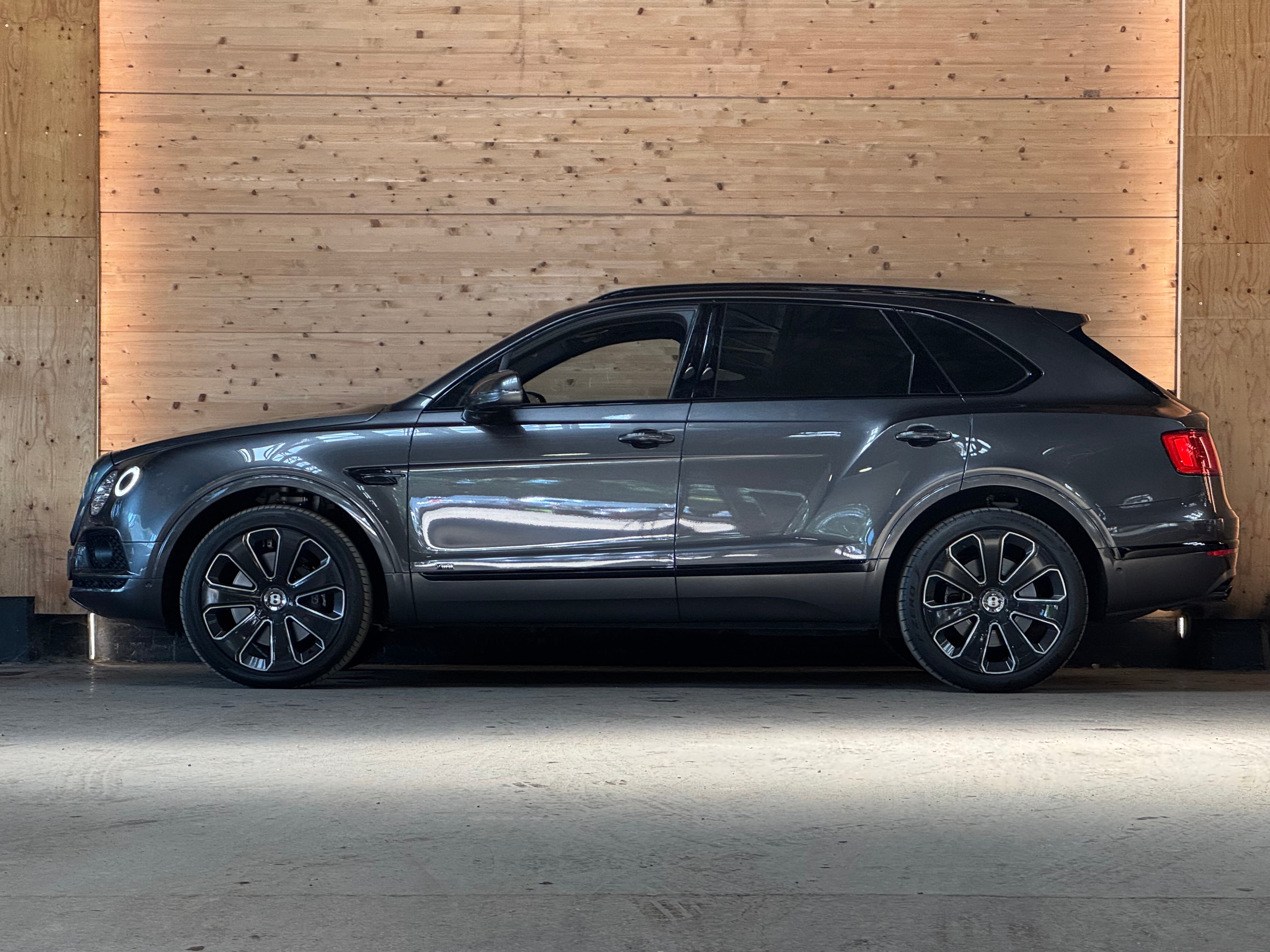 Bentley Bentayga V8 Design Series