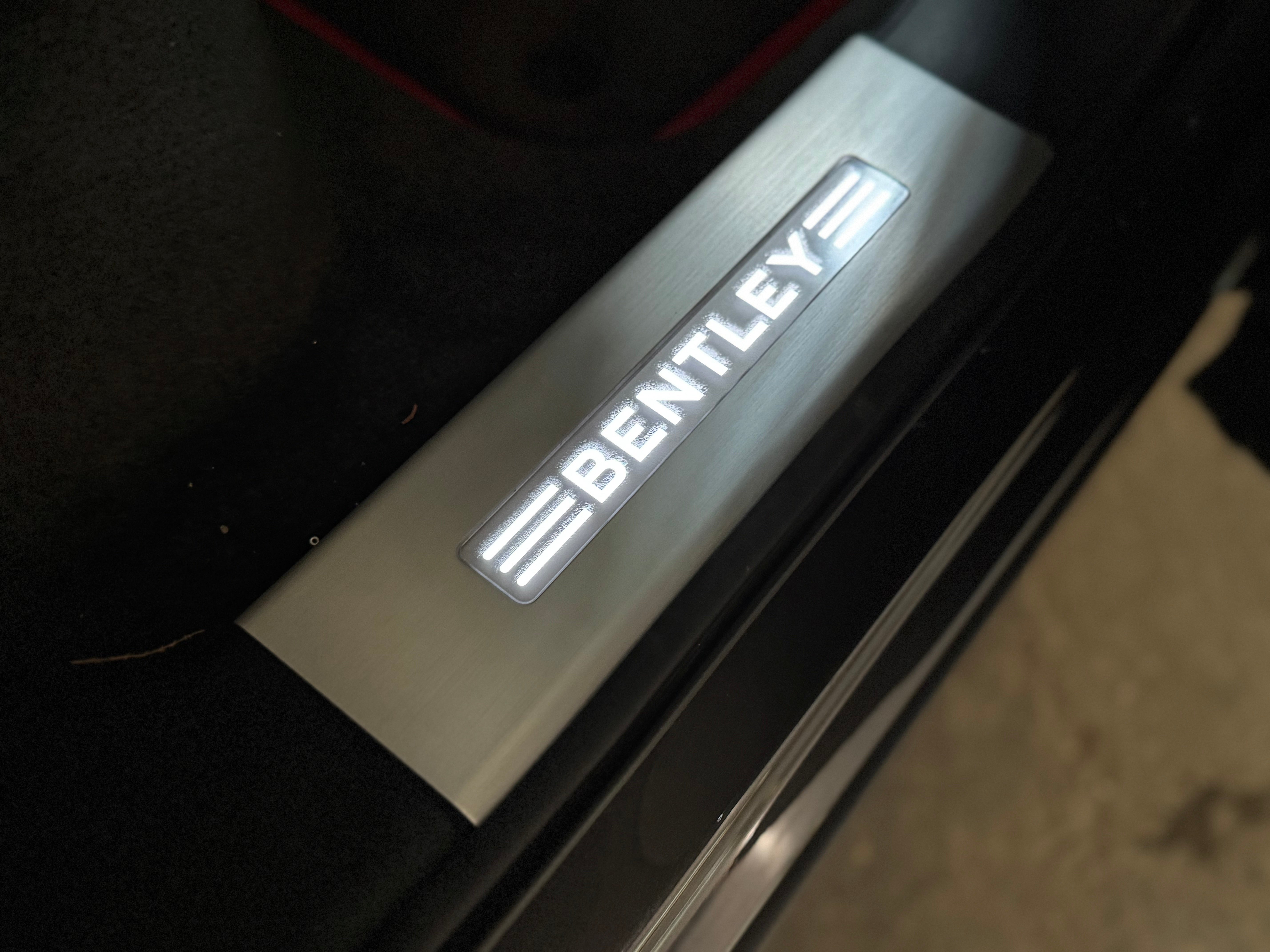 Bentley Bentayga V8 Design Series