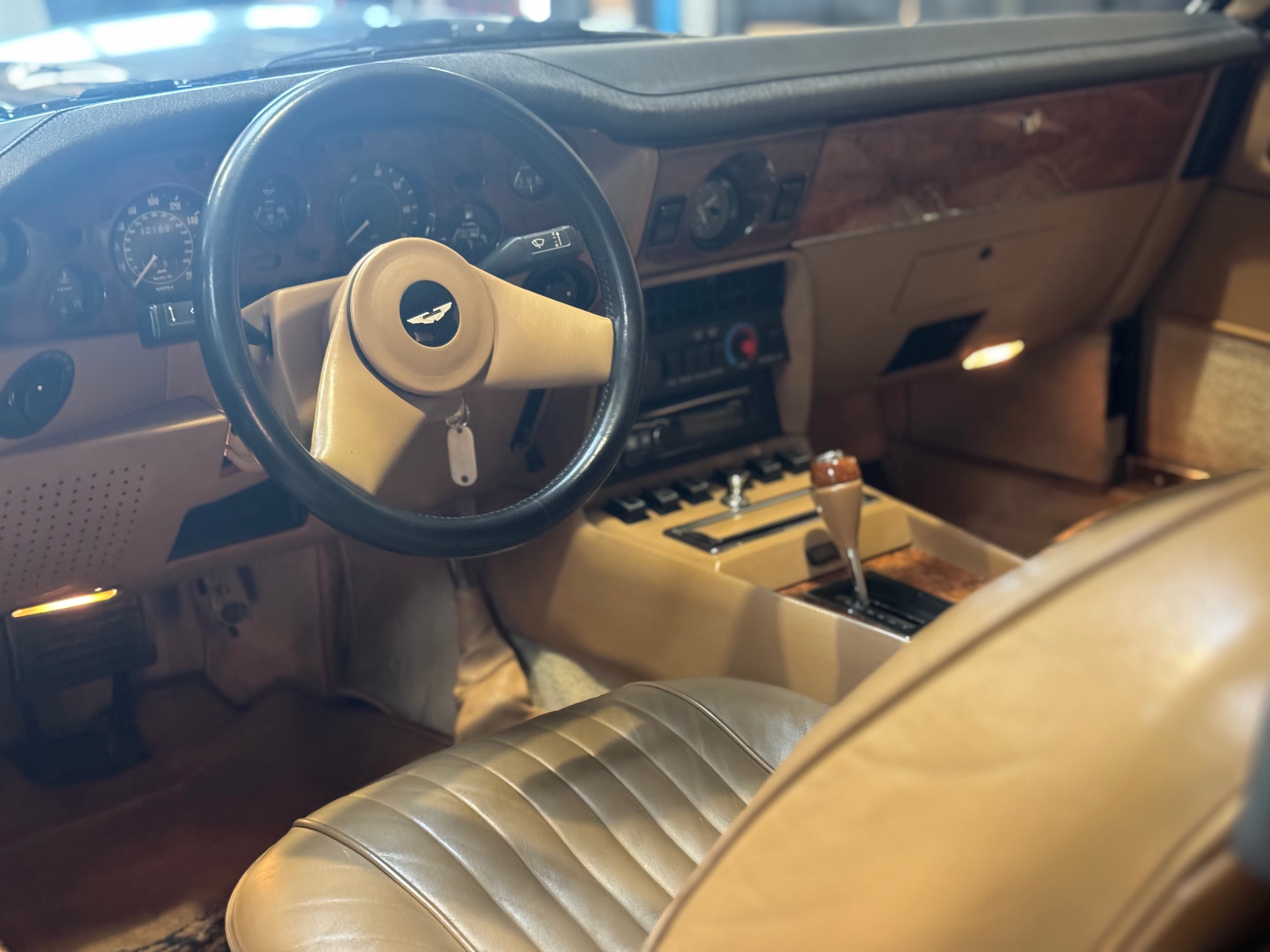 Aston Martin V8 Volante BVA