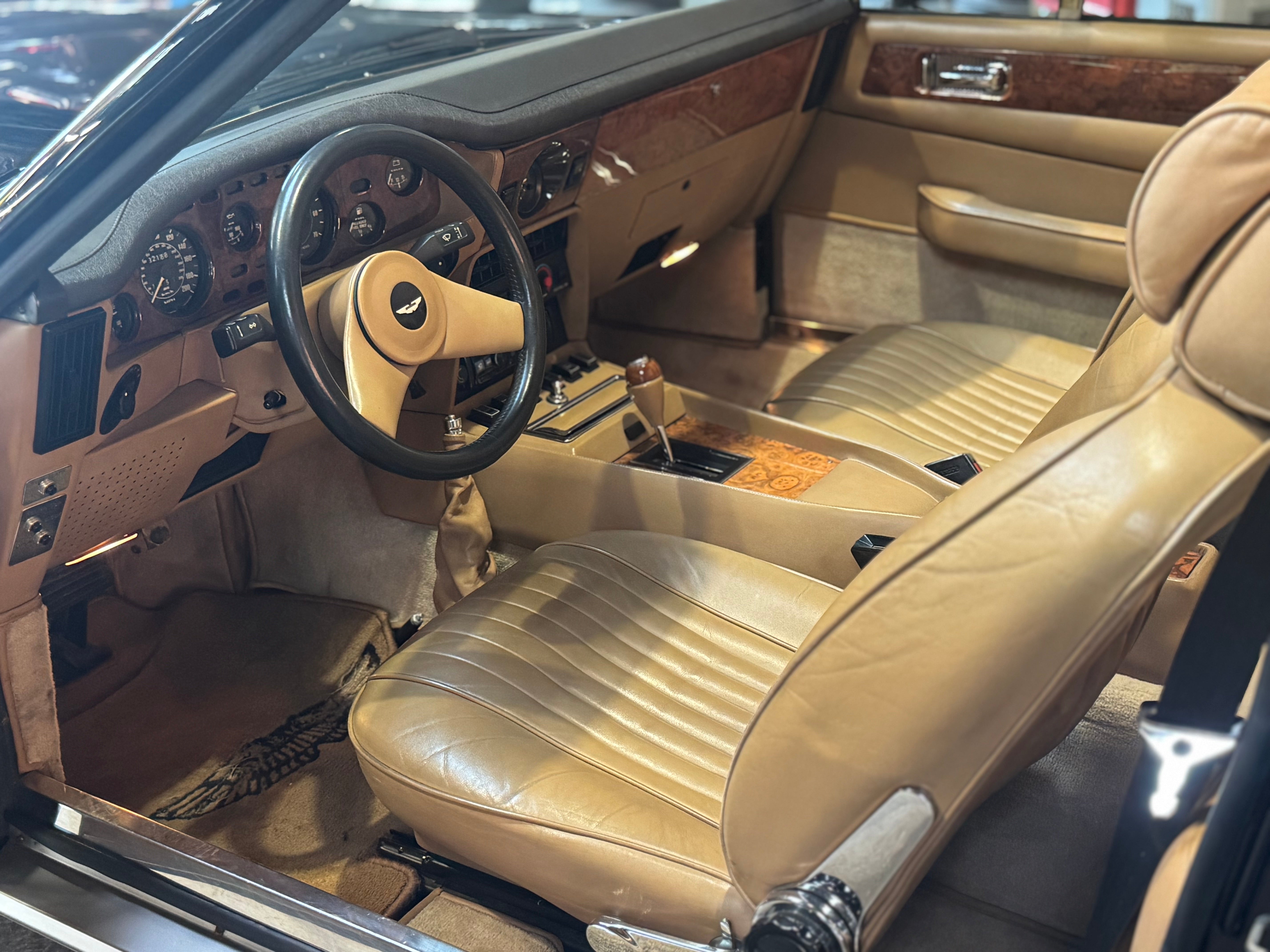 Aston Martin V8 Volante BVA