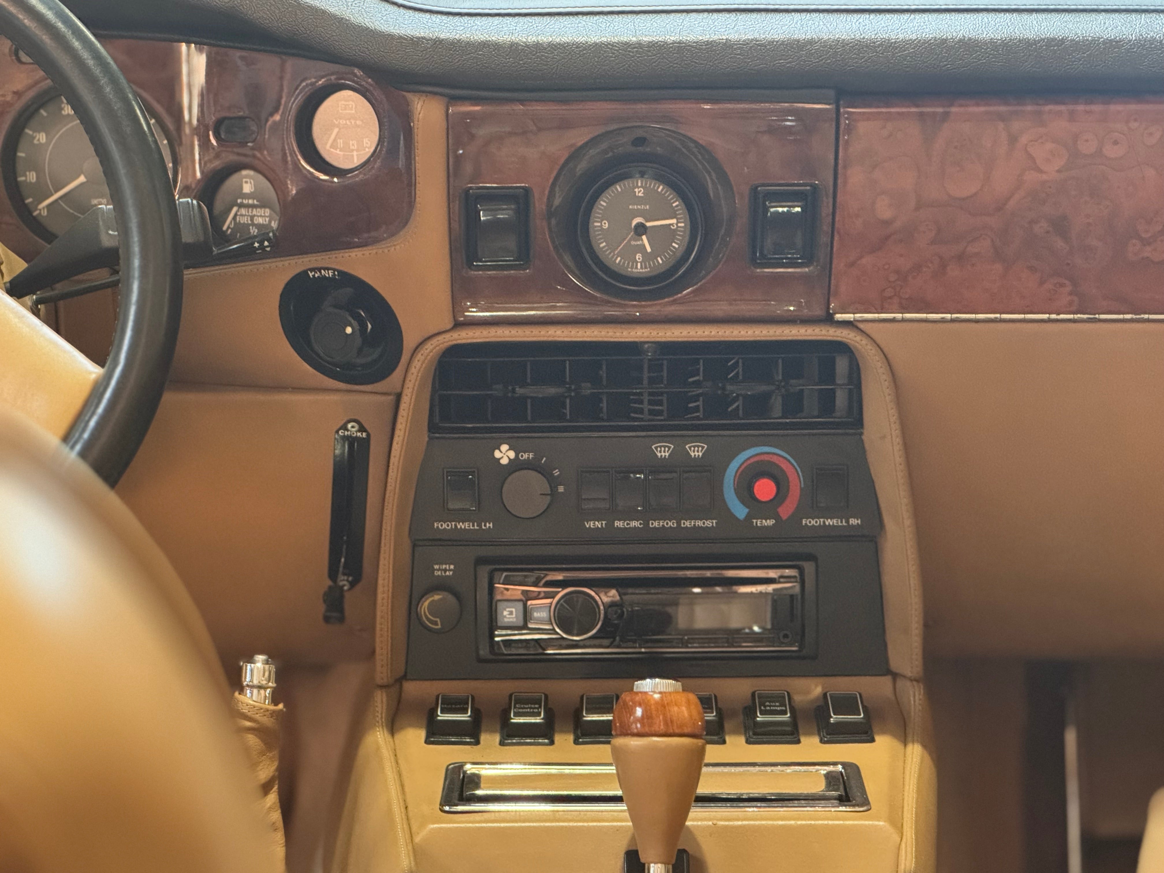 Aston Martin V8 Volante BVA