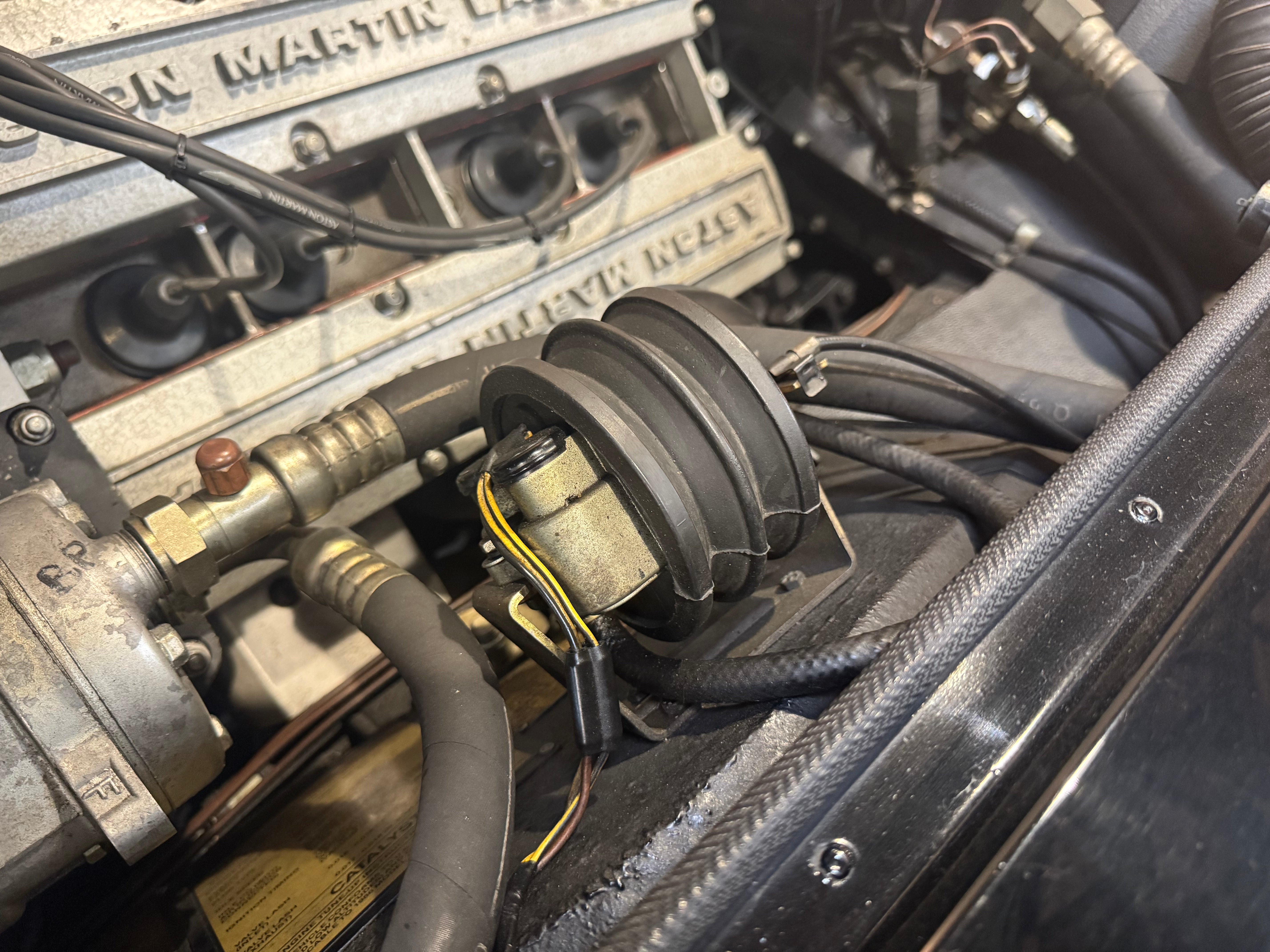 Aston Martin V8 Volante BVA