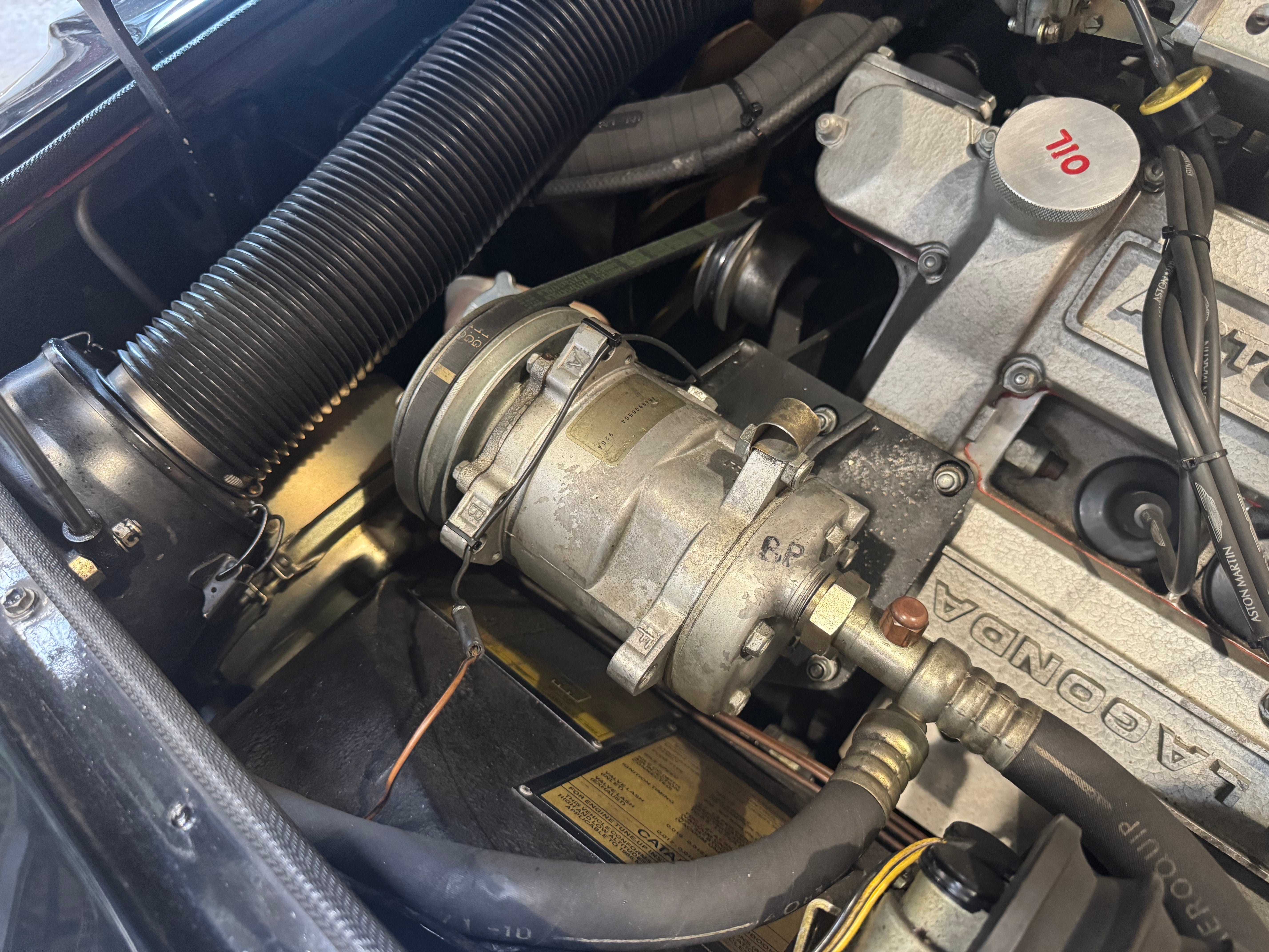 Aston Martin V8 Volante BVA