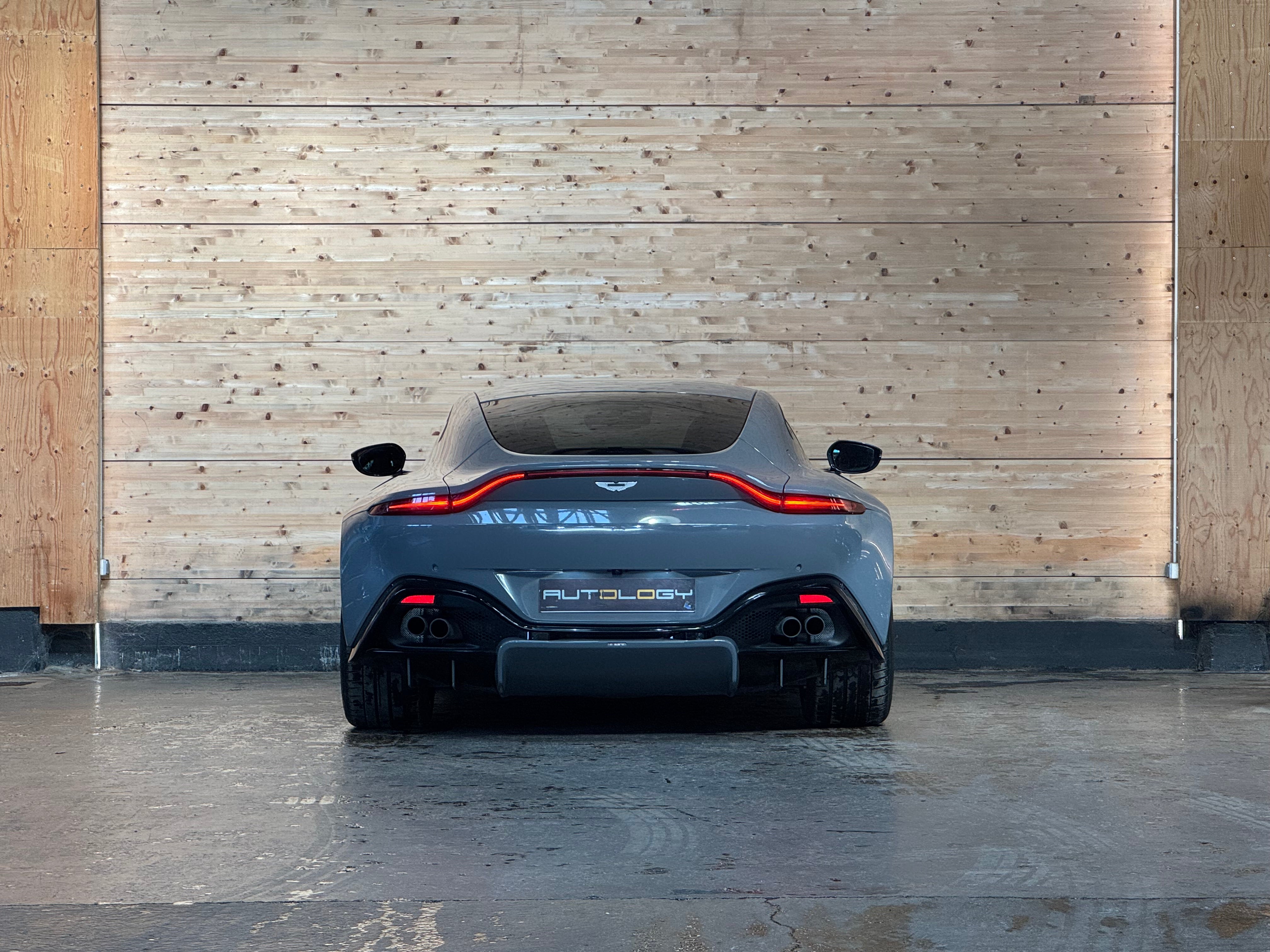 Aston Martin Vantage Coupe