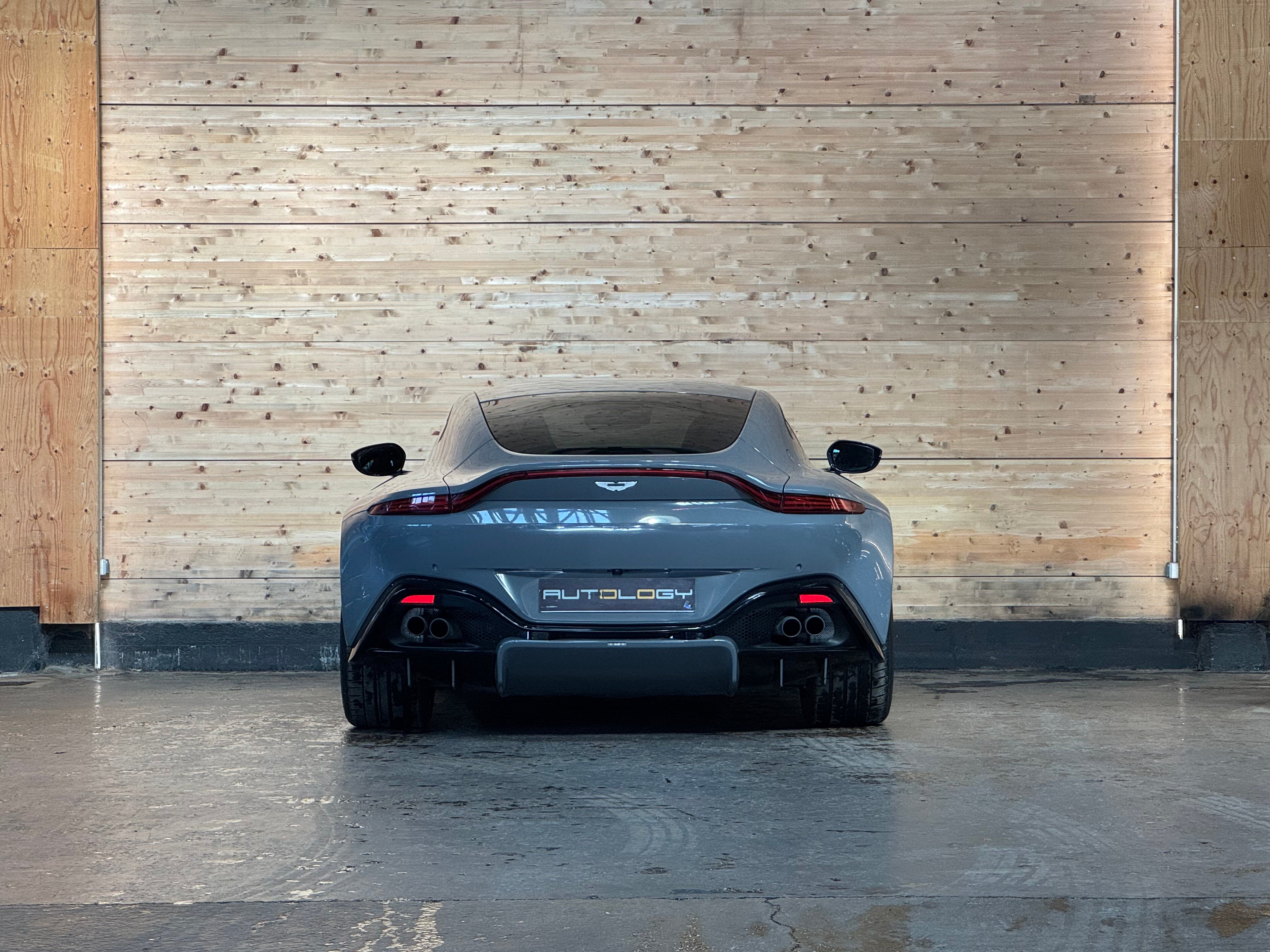 Aston Martin Vantage Coupe