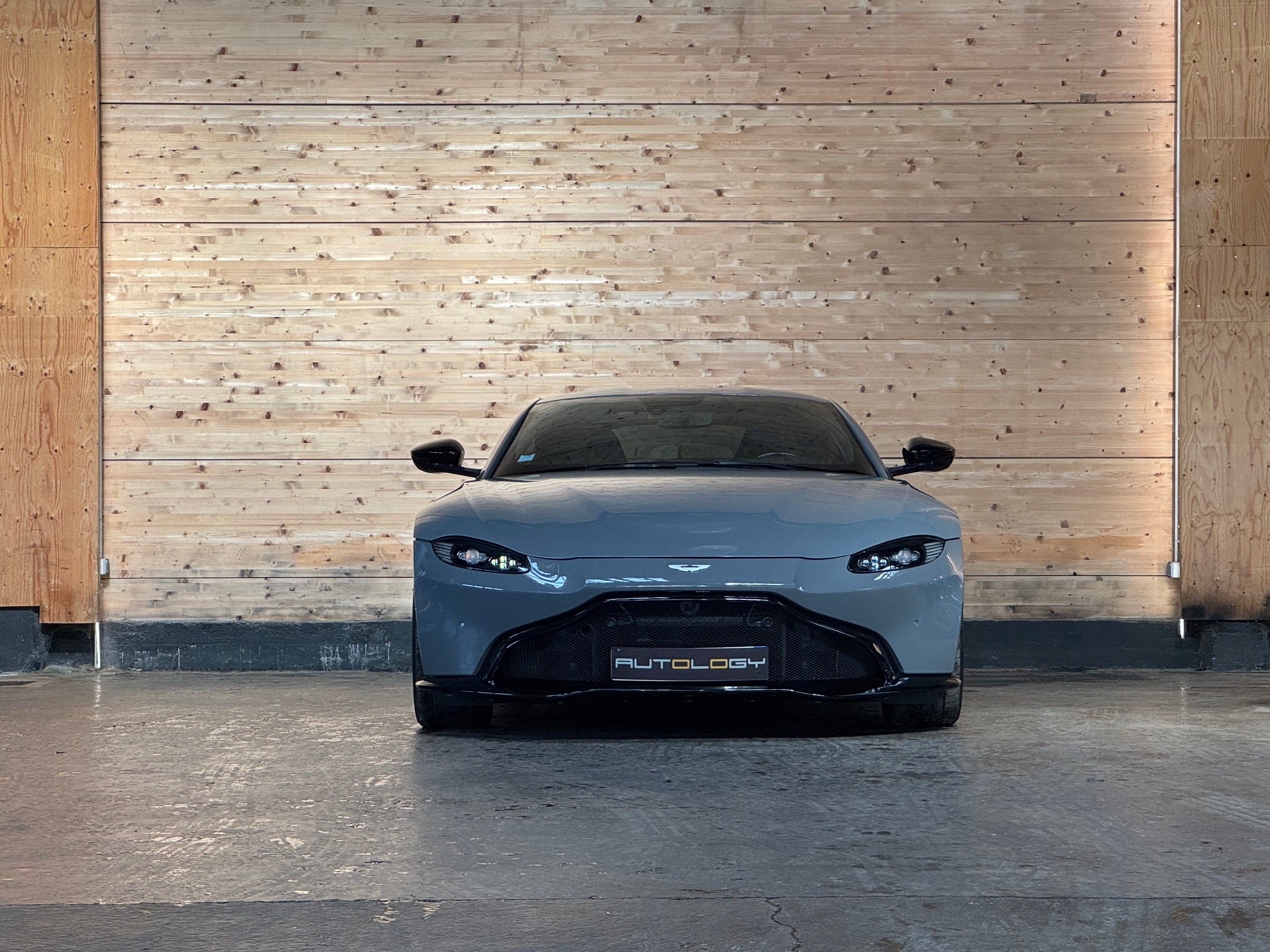 Aston Martin Vantage Coupe