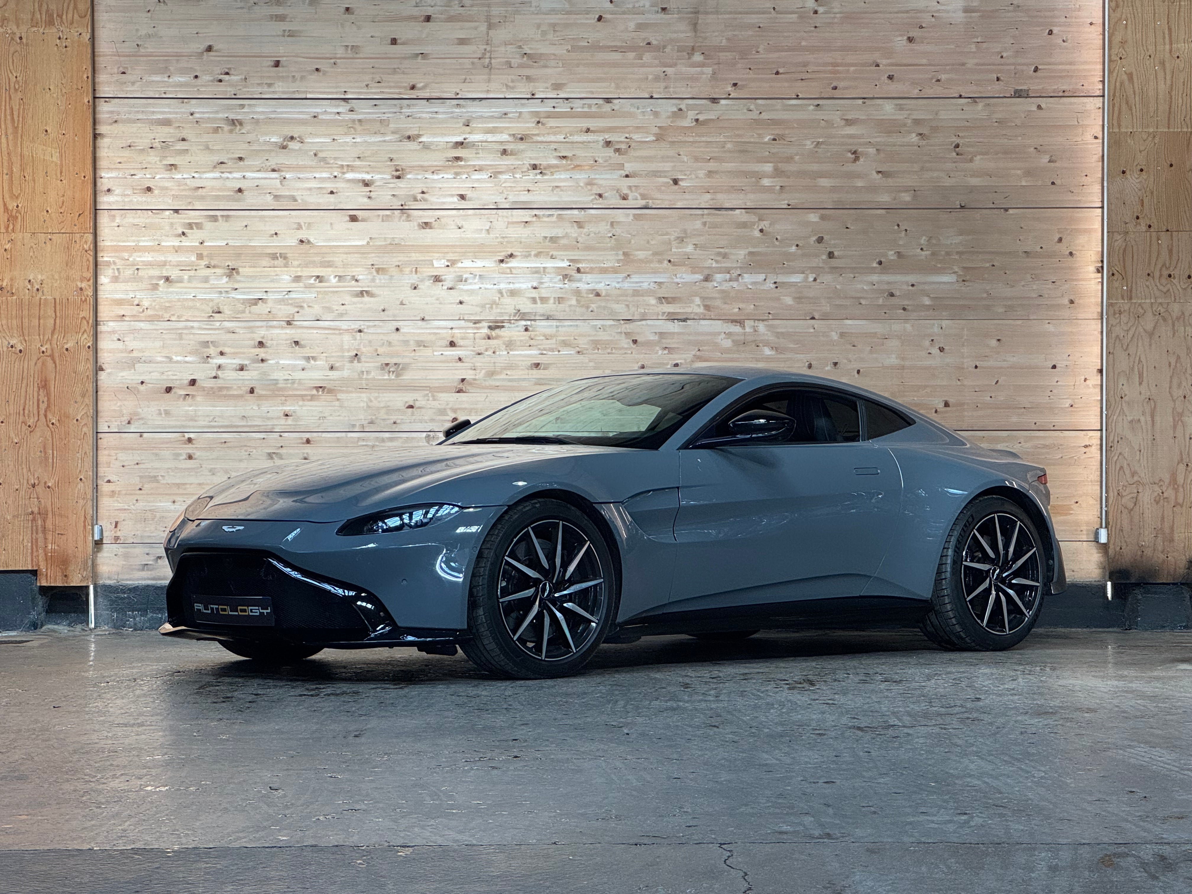 Aston Martin Vantage Coupe