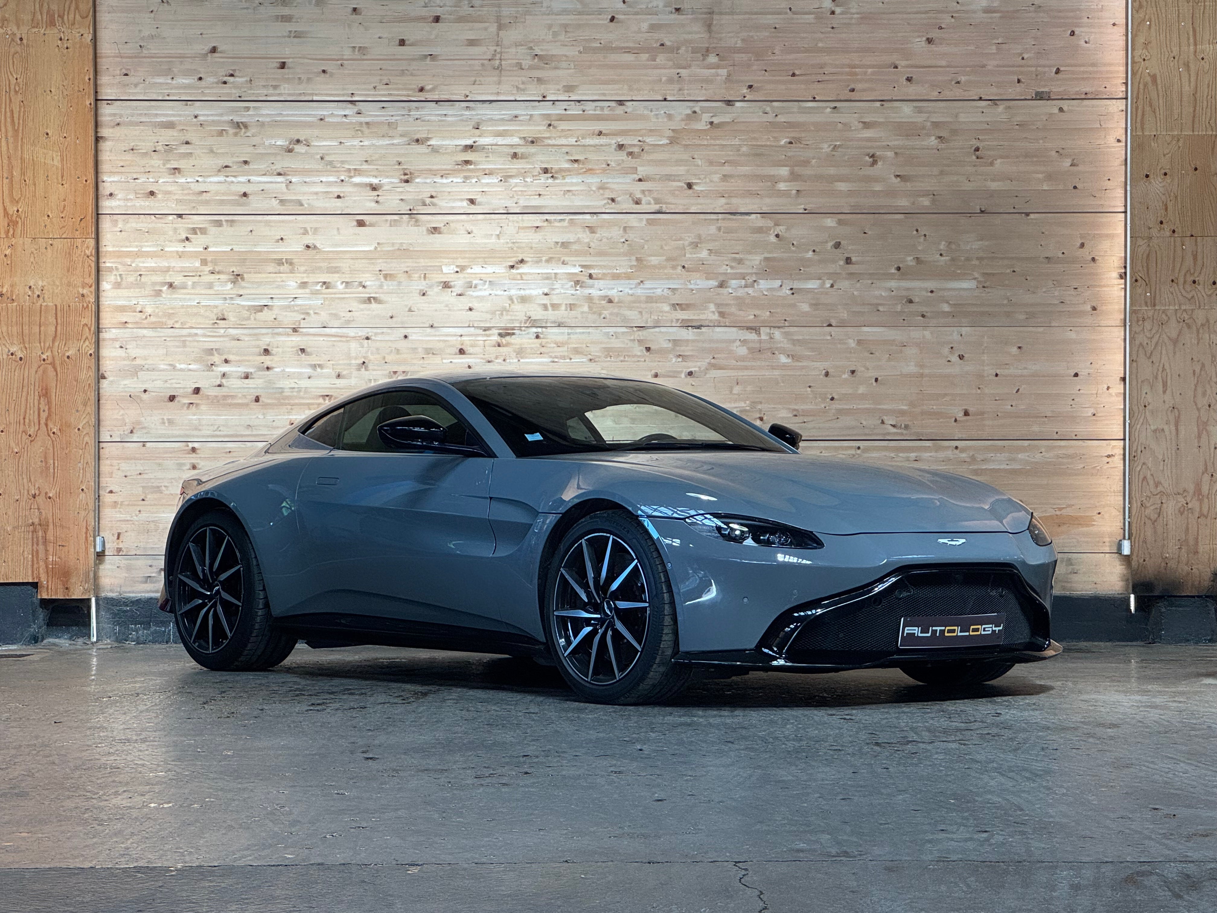 Aston Martin Vantage Coupe