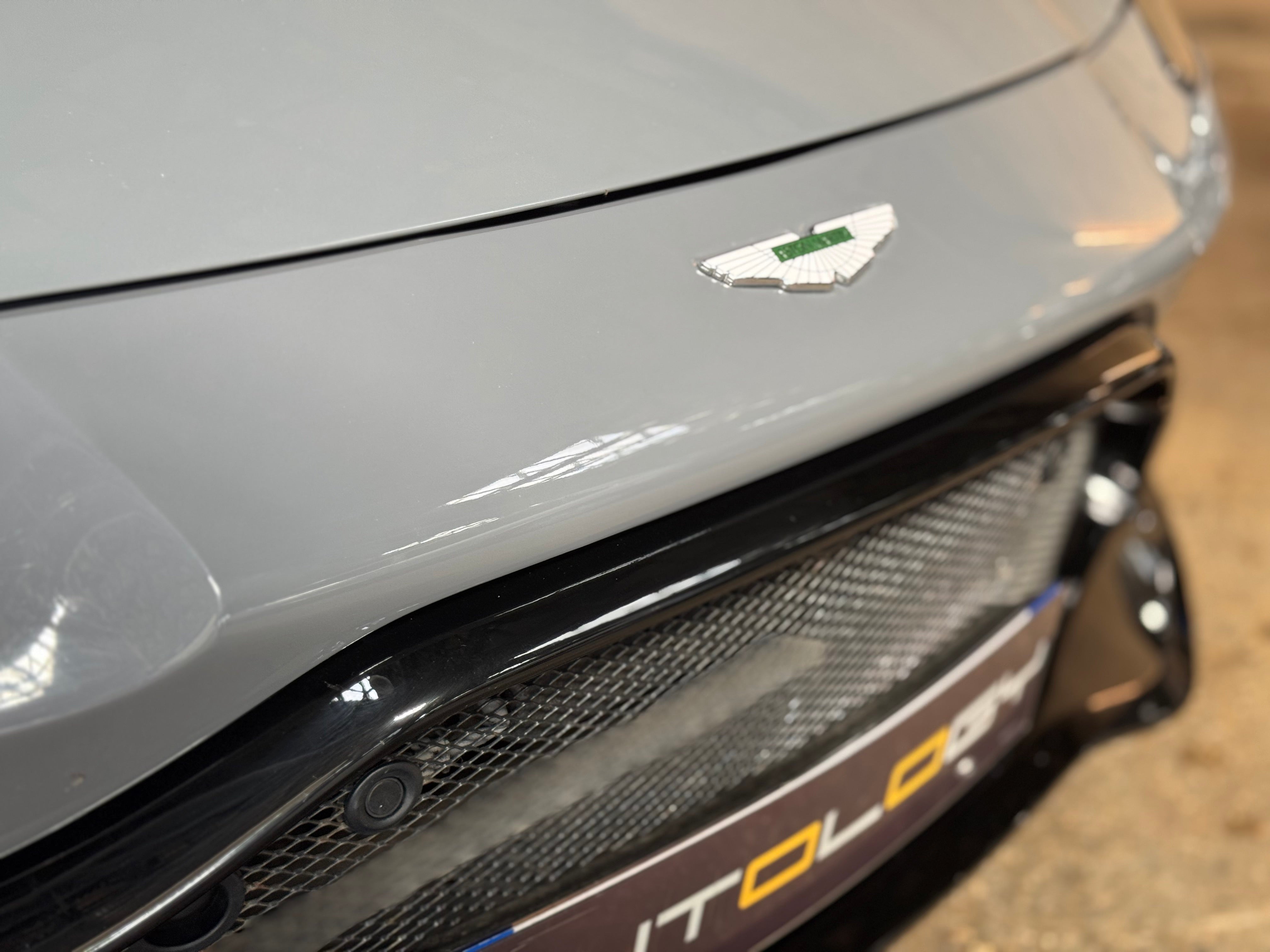 Aston Martin Vantage Coupe