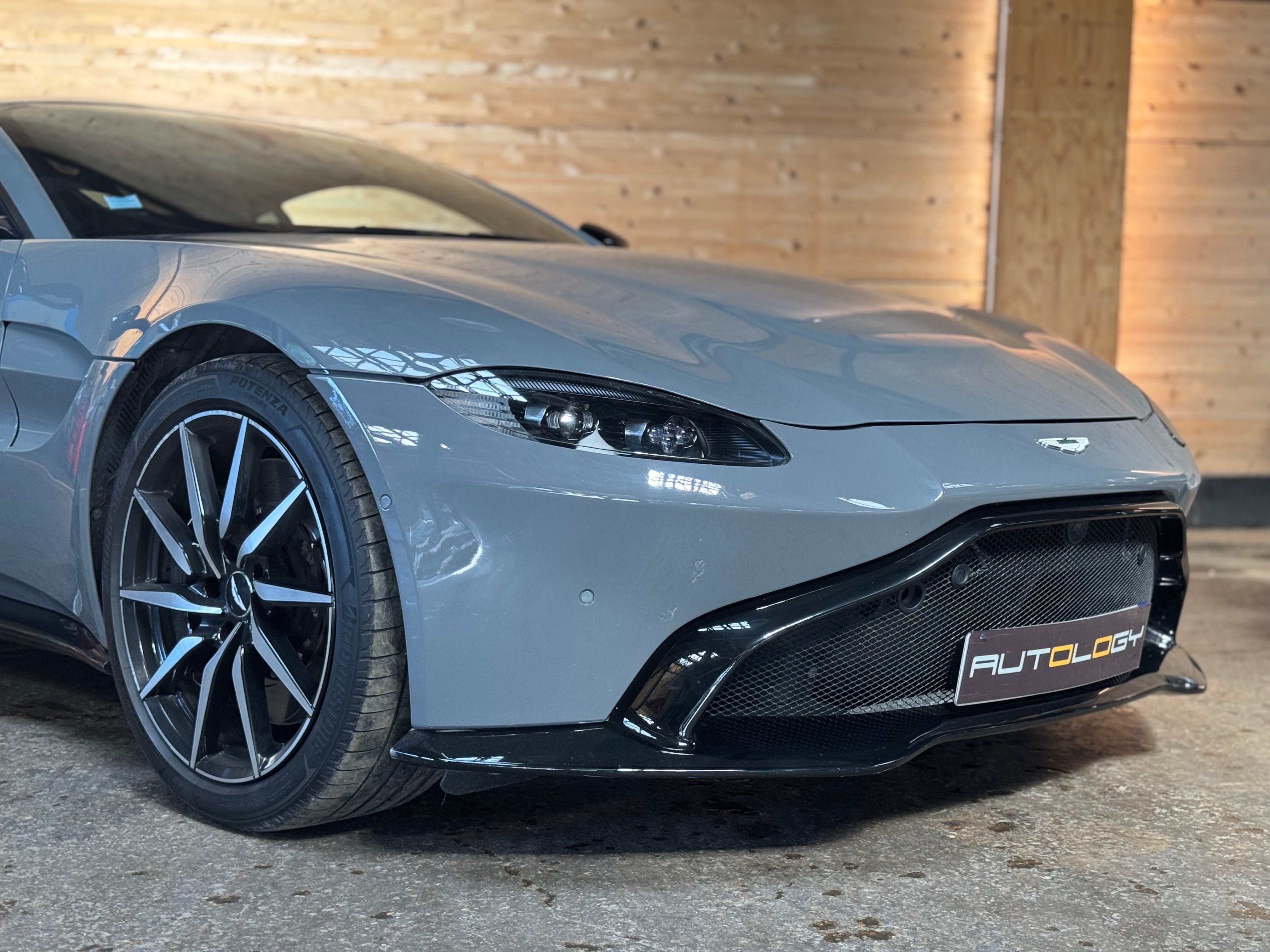 Aston Martin Vantage Coupe