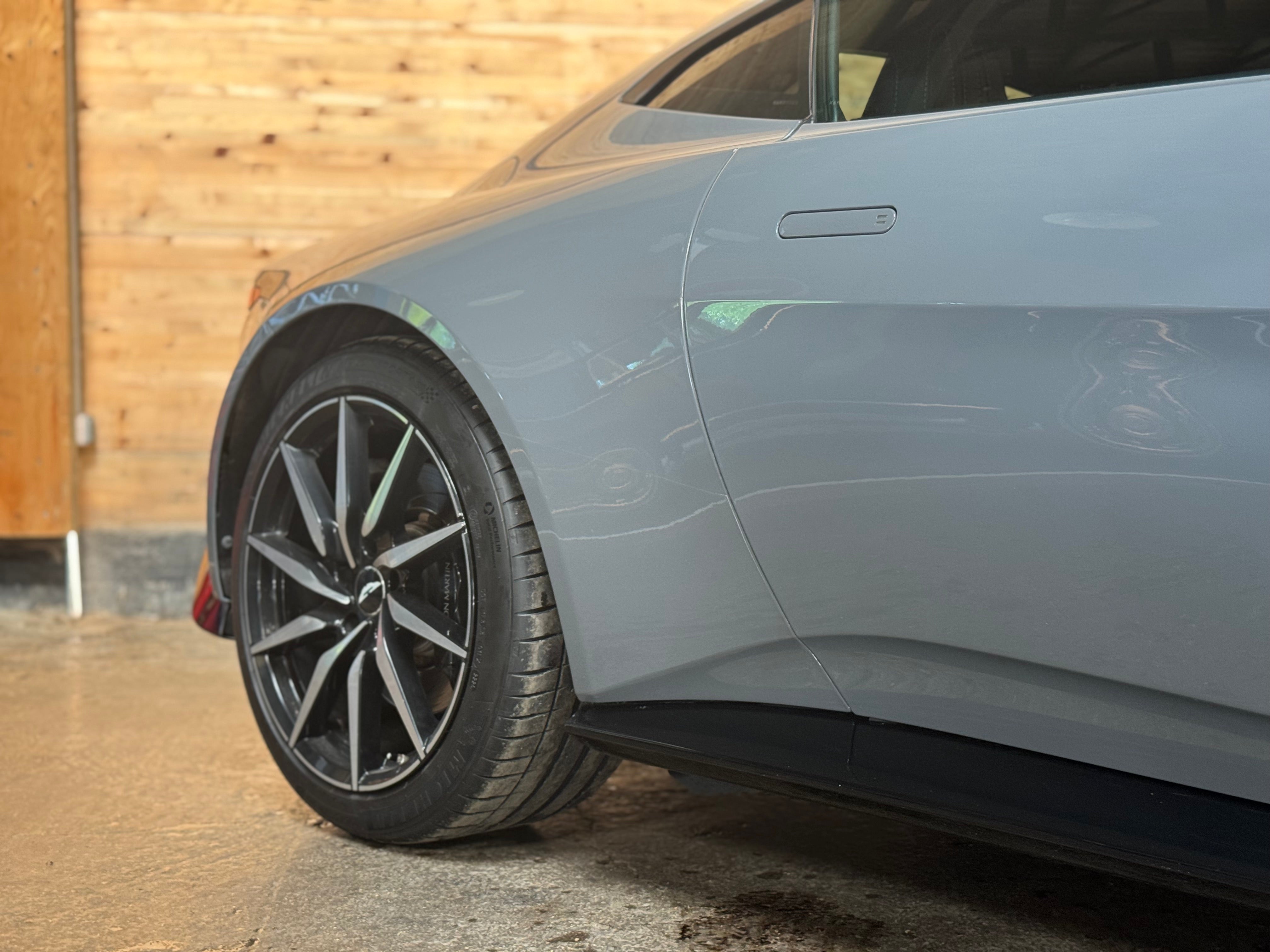 Aston Martin Vantage Coupe