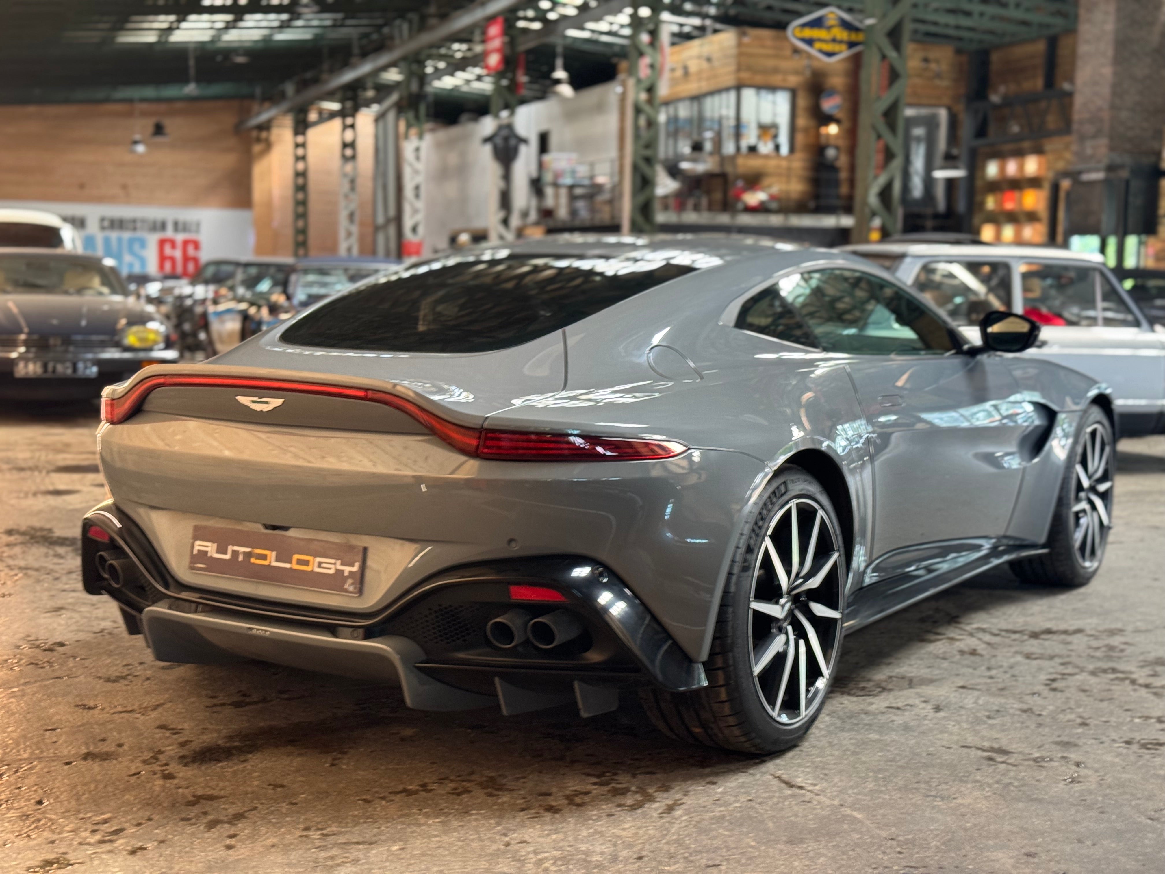 Aston Martin Vantage Coupe