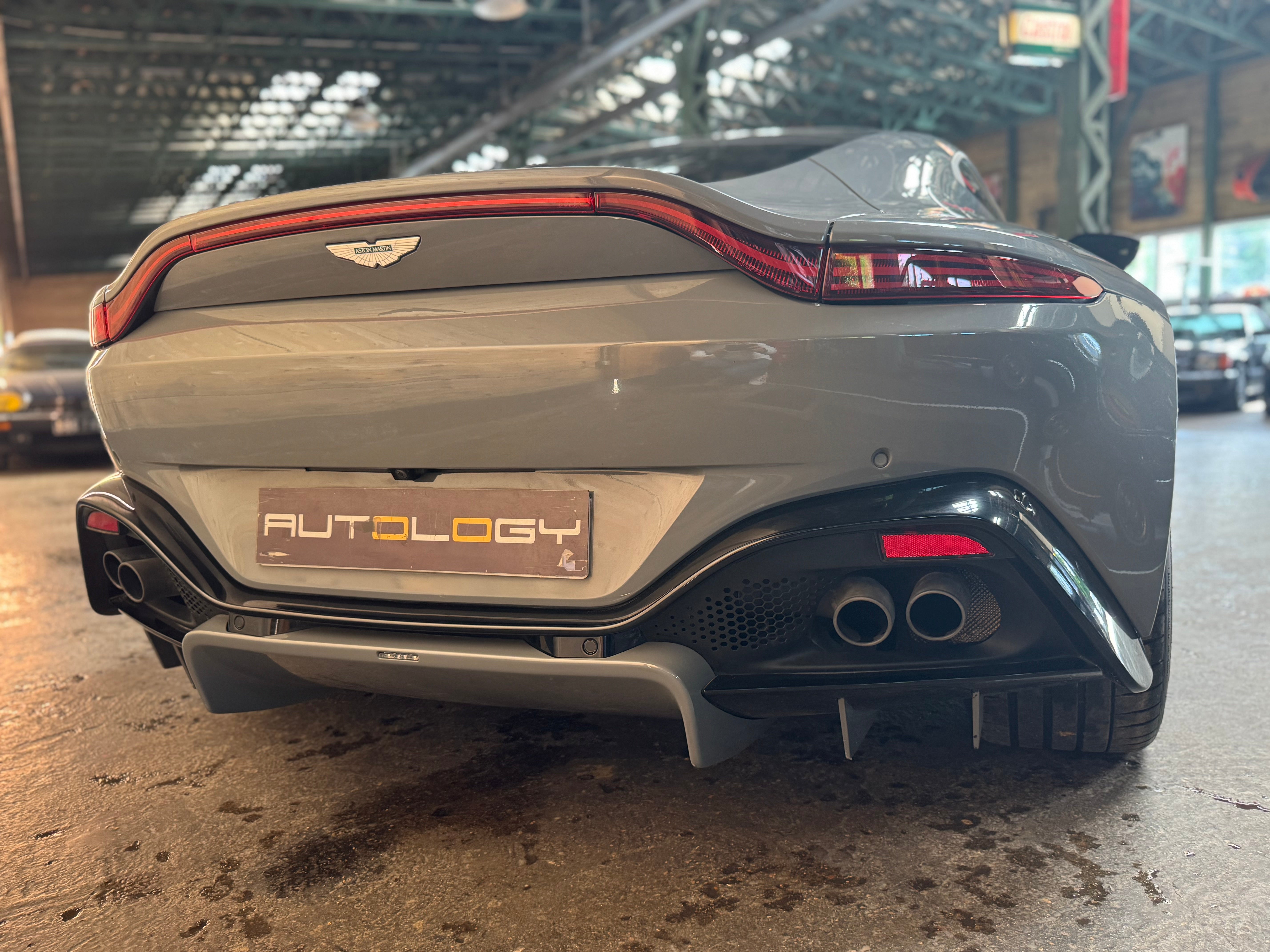 Aston Martin Vantage Coupe