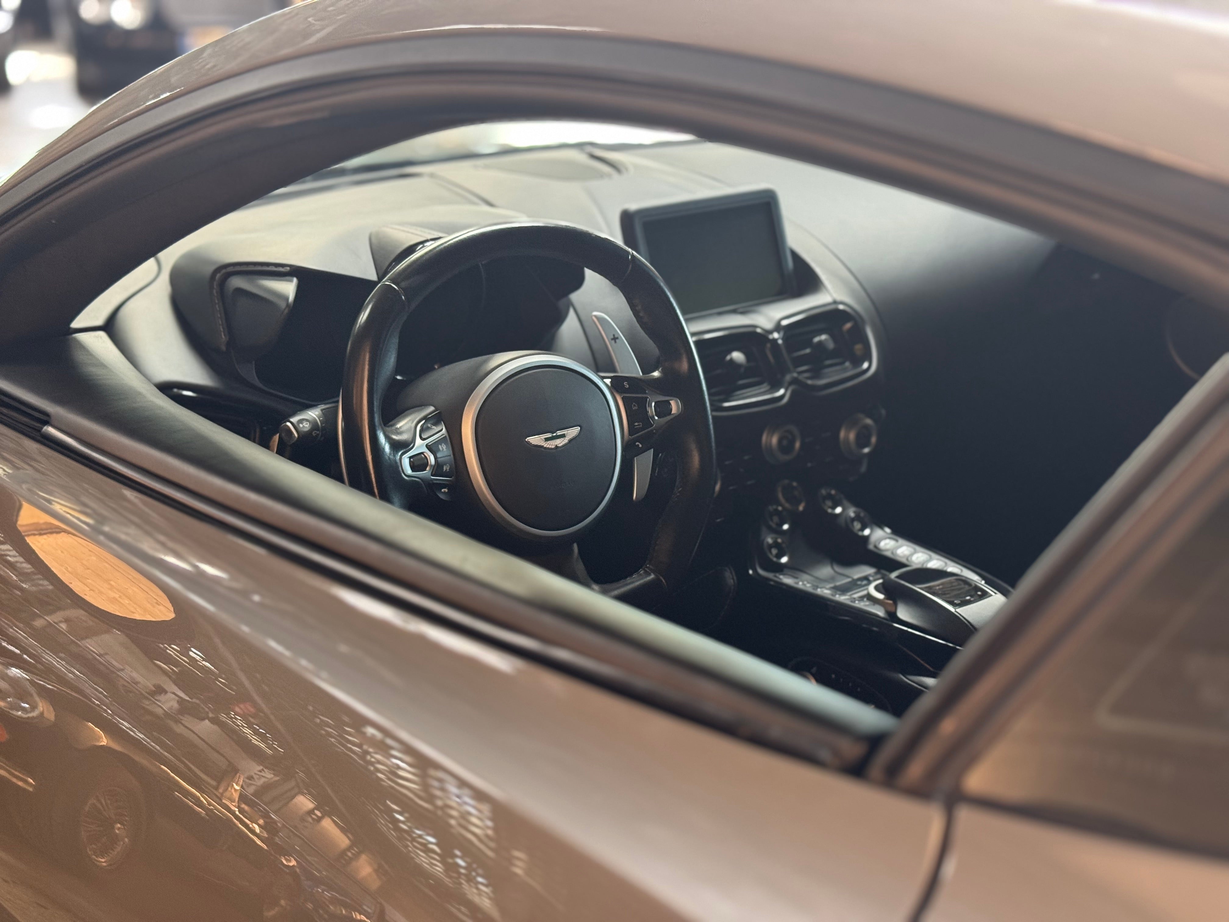 Aston Martin Vantage Coupe