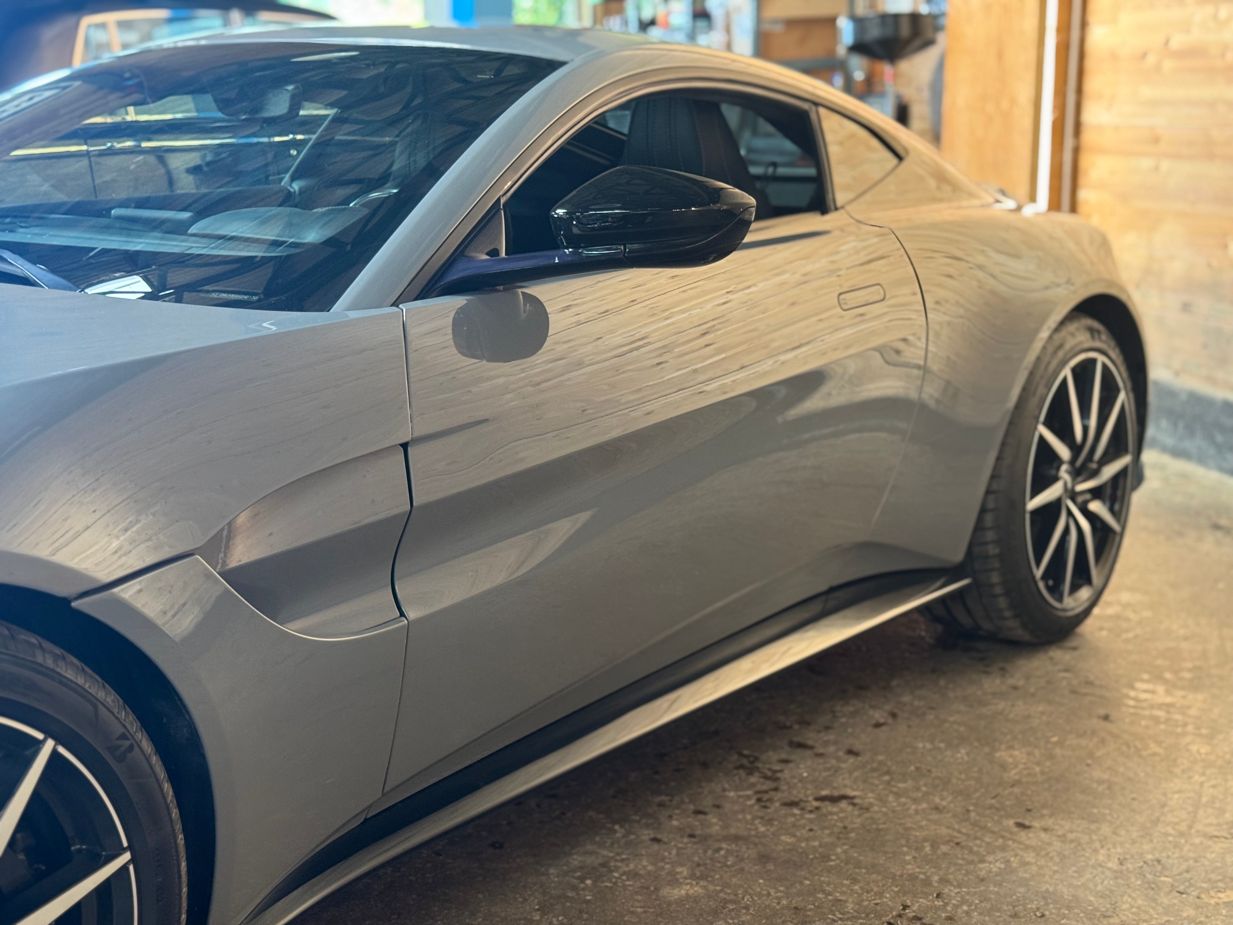 Aston Martin Vantage Coupe
