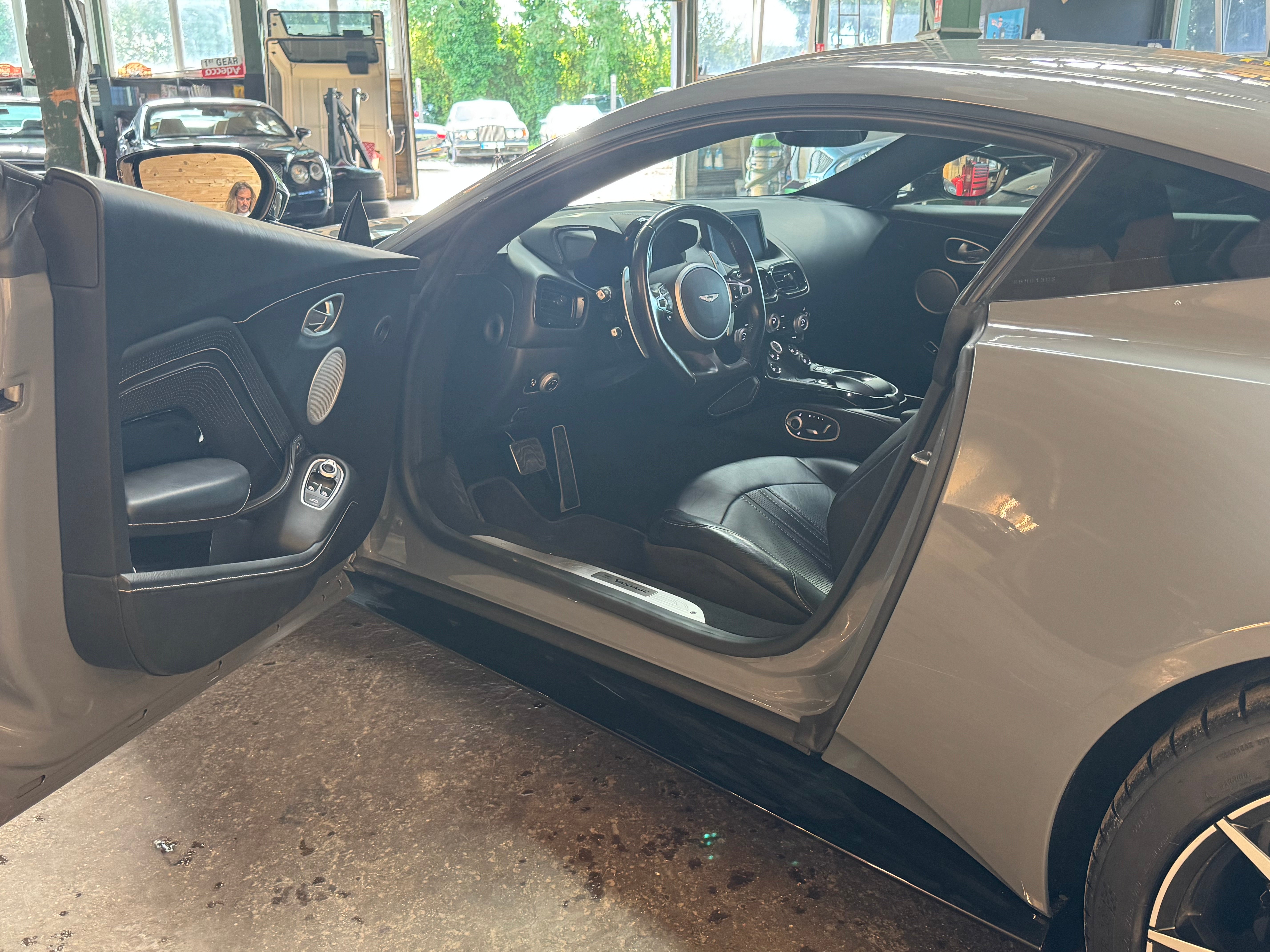 Aston Martin Vantage Coupe