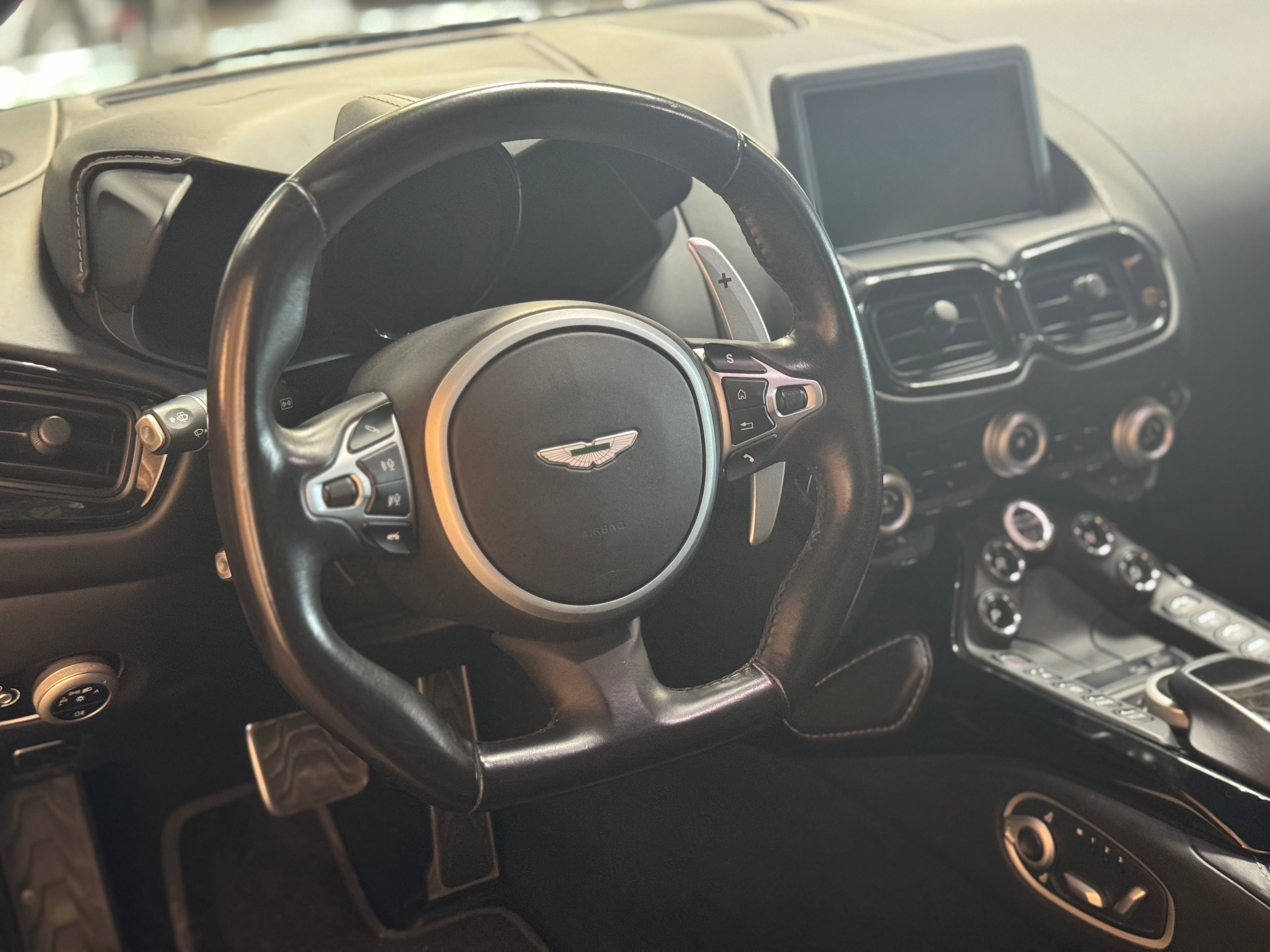Aston Martin Vantage Coupe