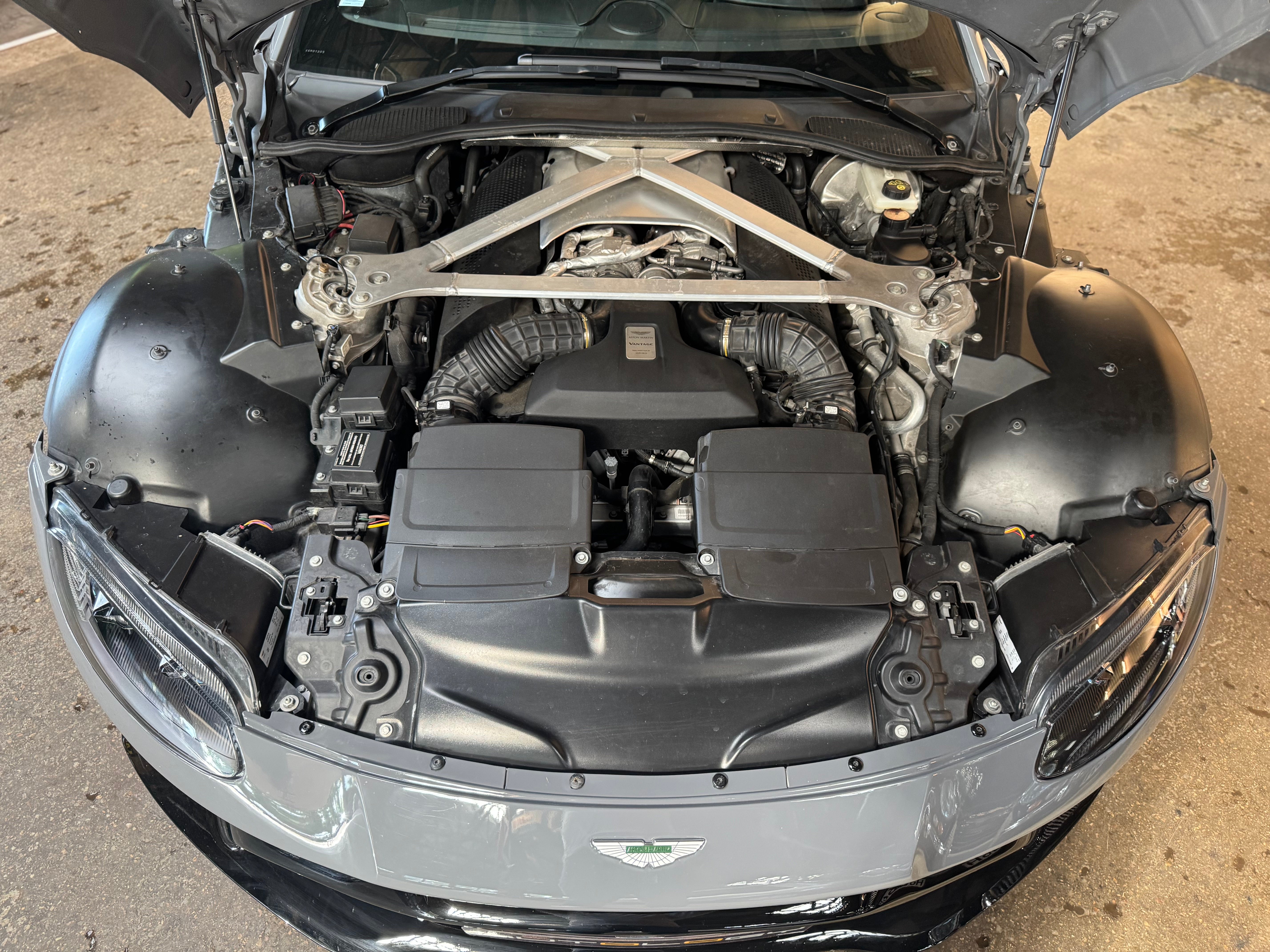 Aston Martin Vantage Coupe