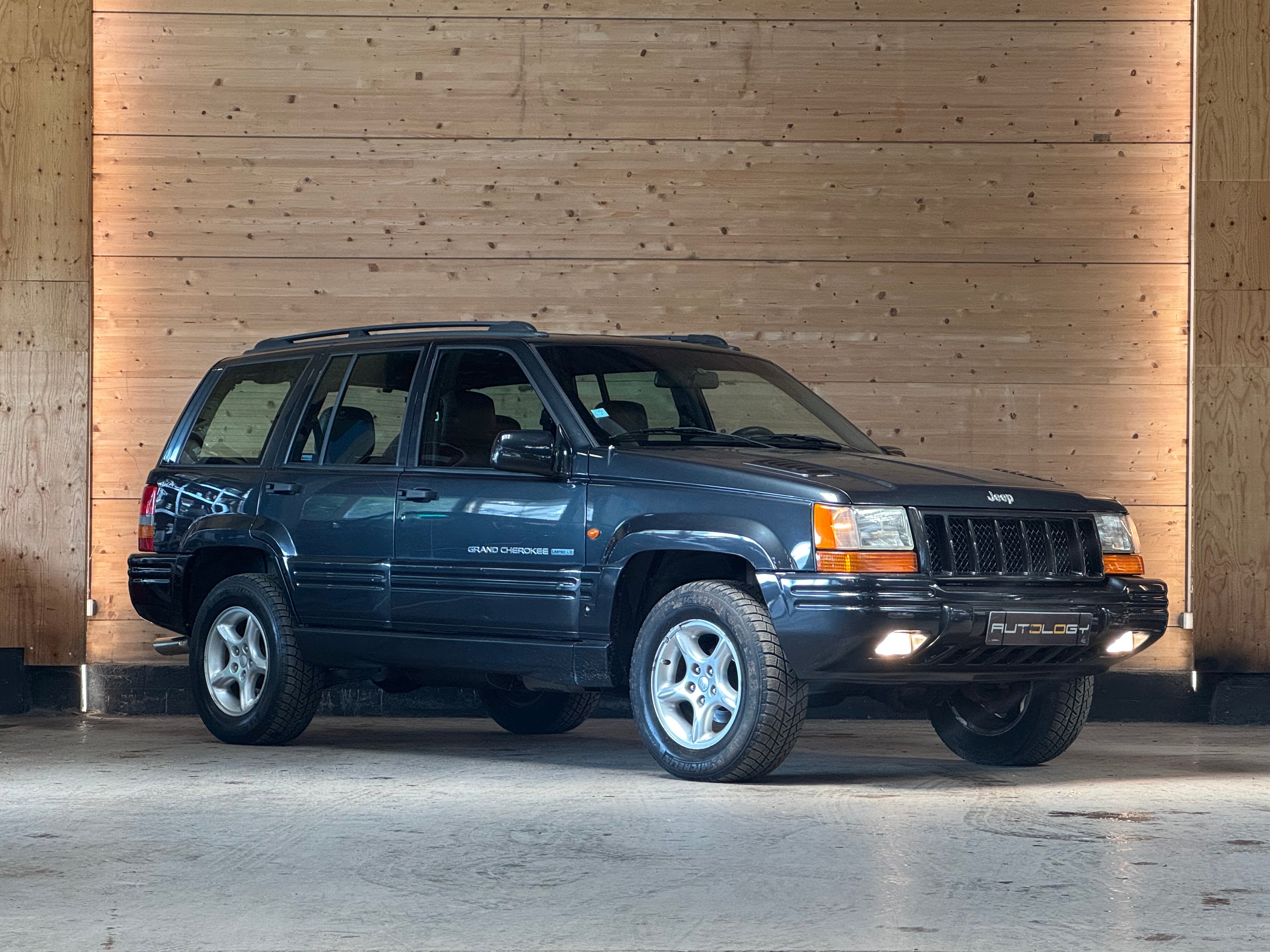 Jeep Grand Cherokee Limited LX 5.9