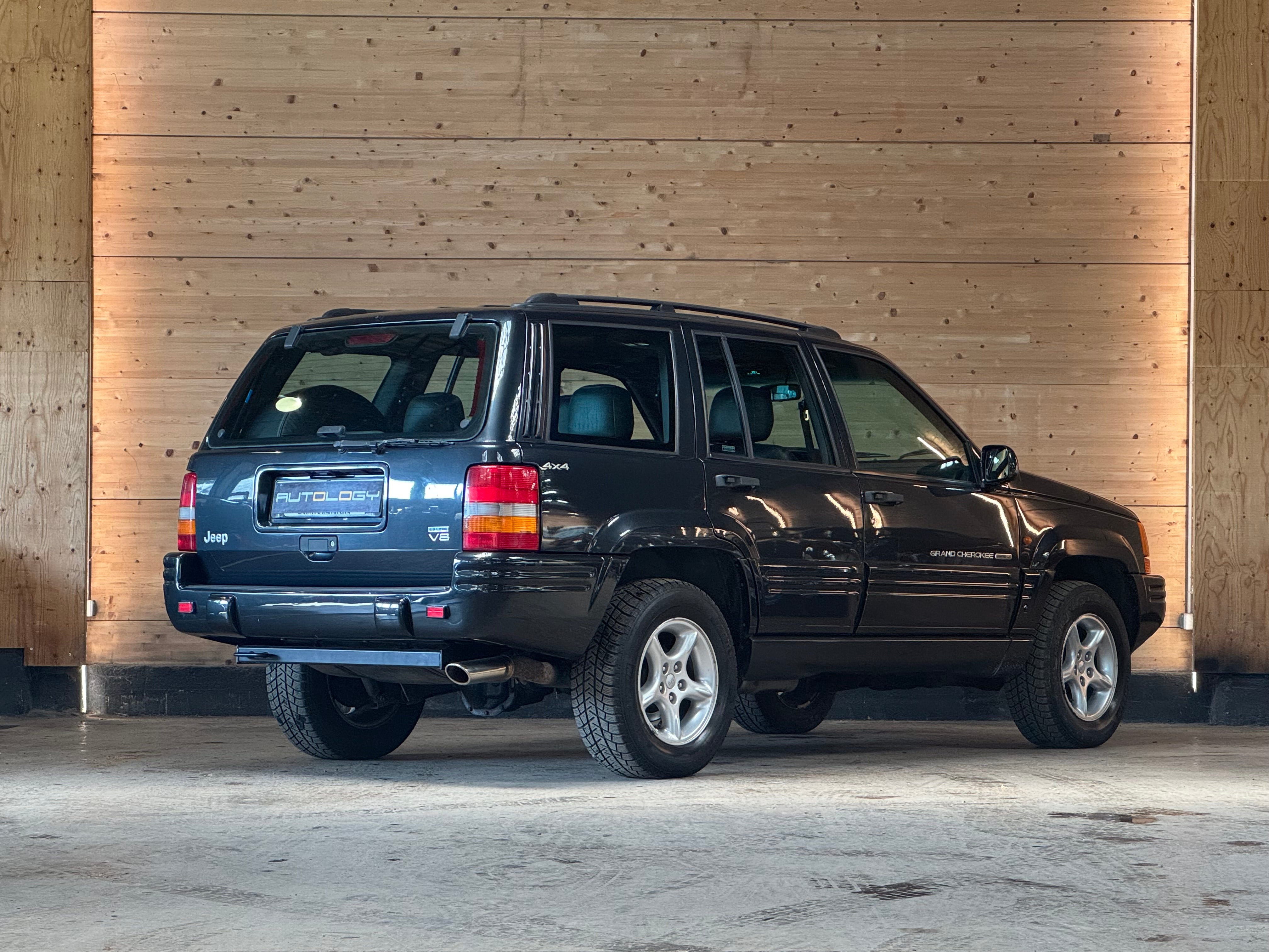 Jeep Grand Cherokee Limited LX 5.9