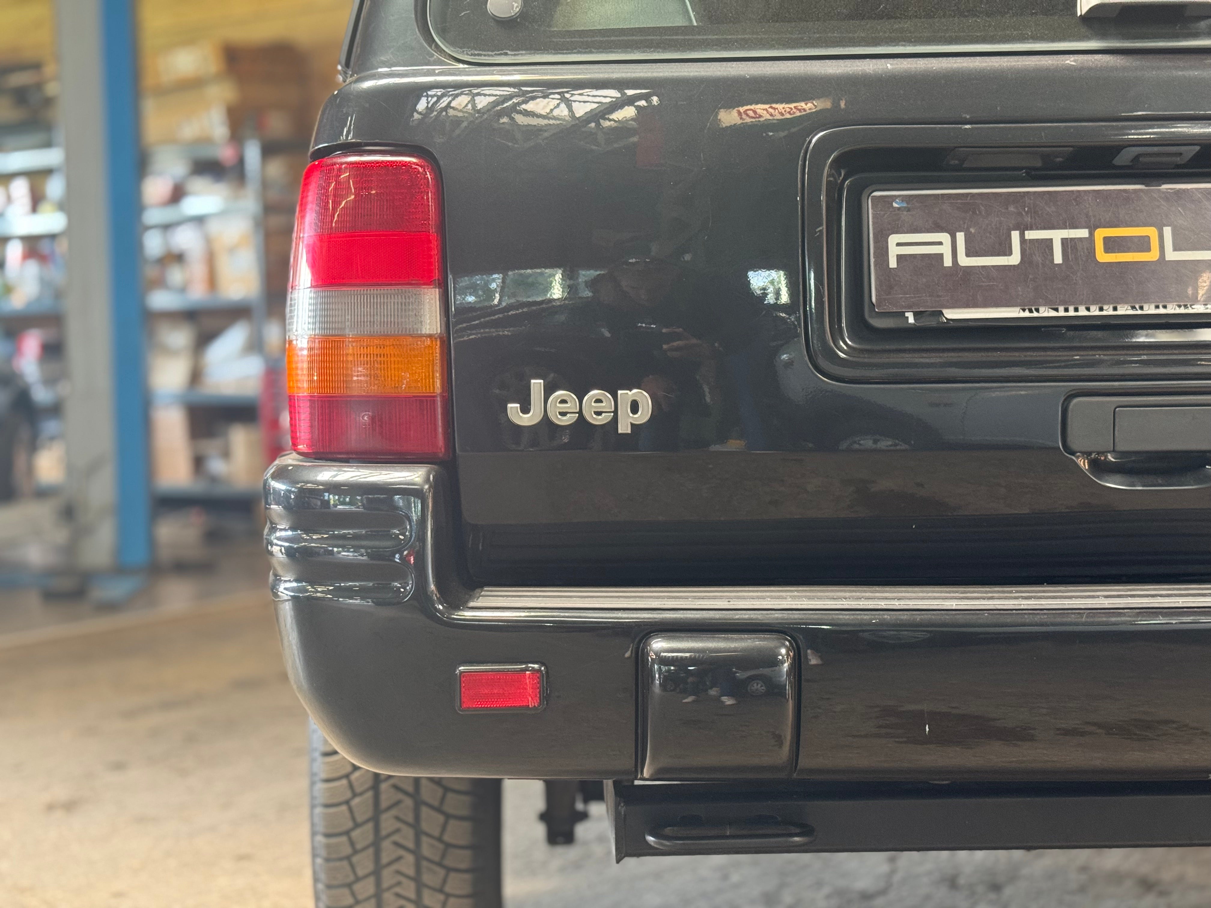 Jeep Grand Cherokee Limited LX 5.9