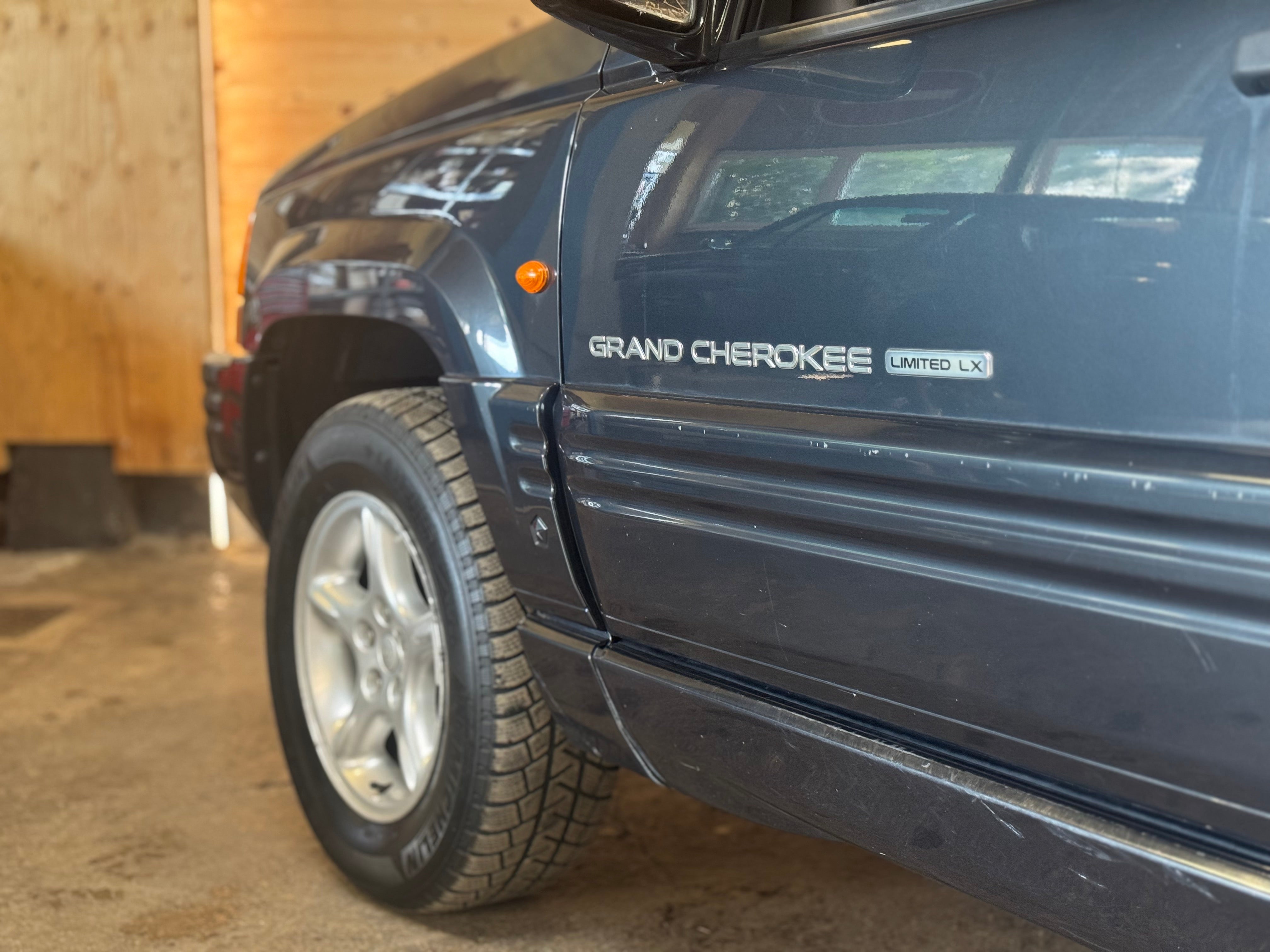 Jeep Grand Cherokee Limited LX 5.9