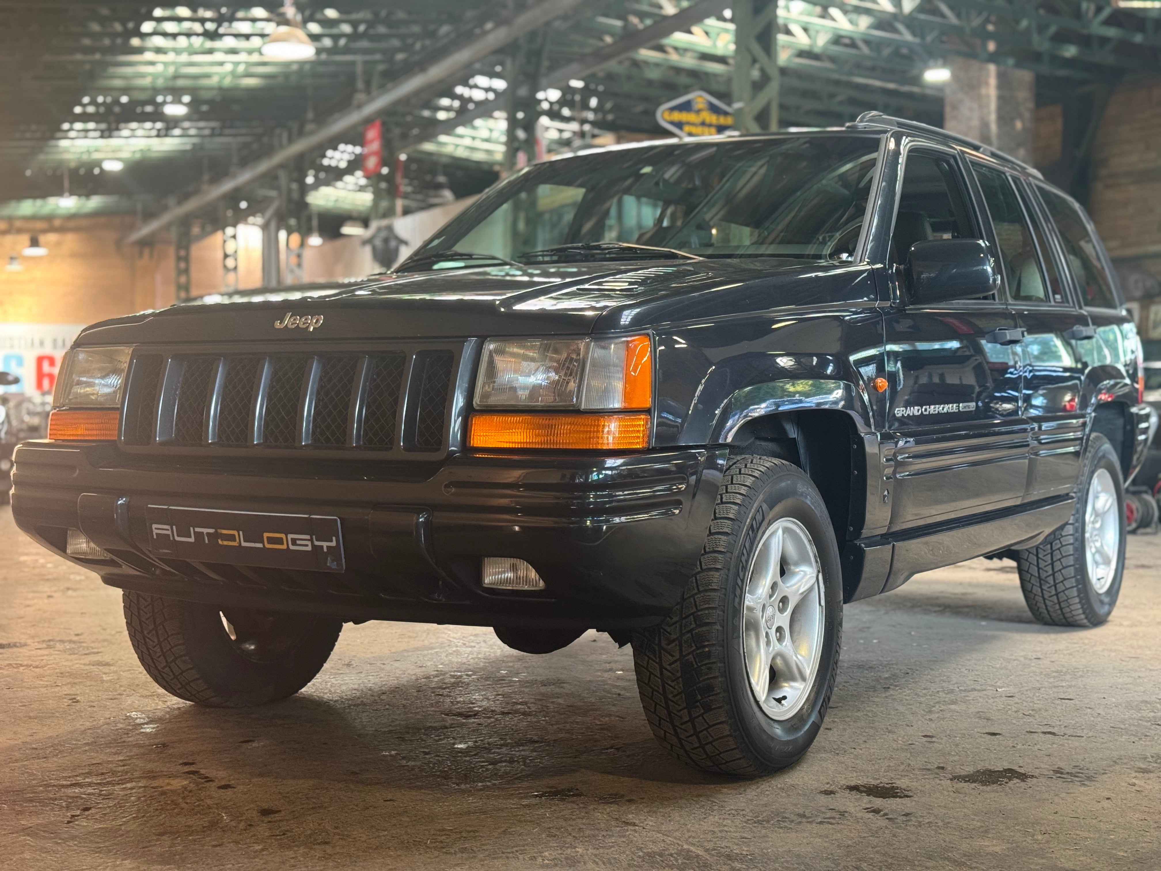 Jeep Grand Cherokee Limited LX 5.9