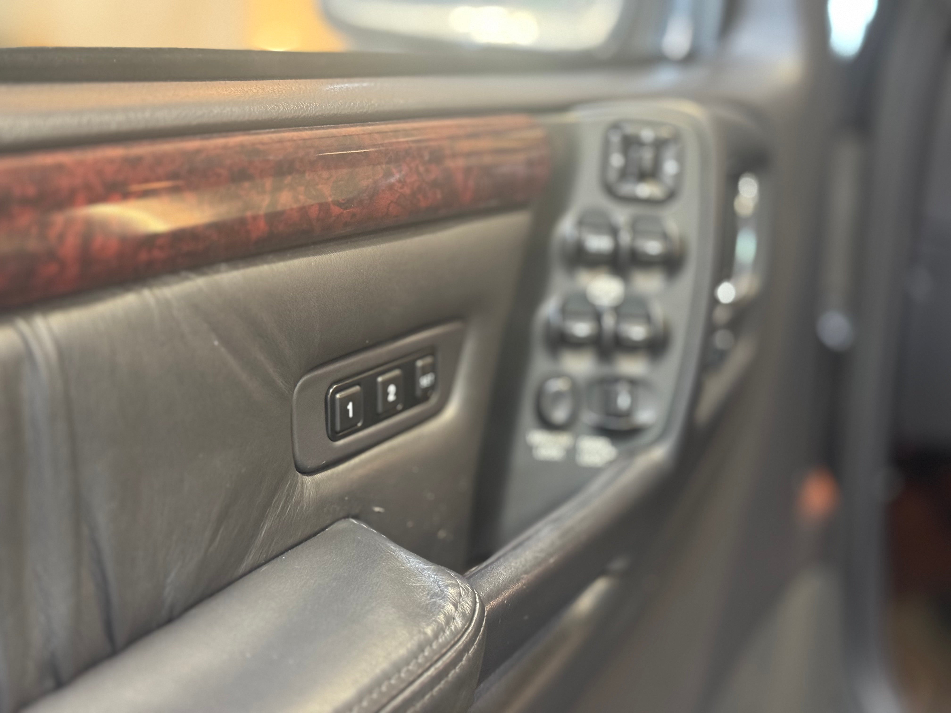 Jeep Grand Cherokee Limited LX 5.9