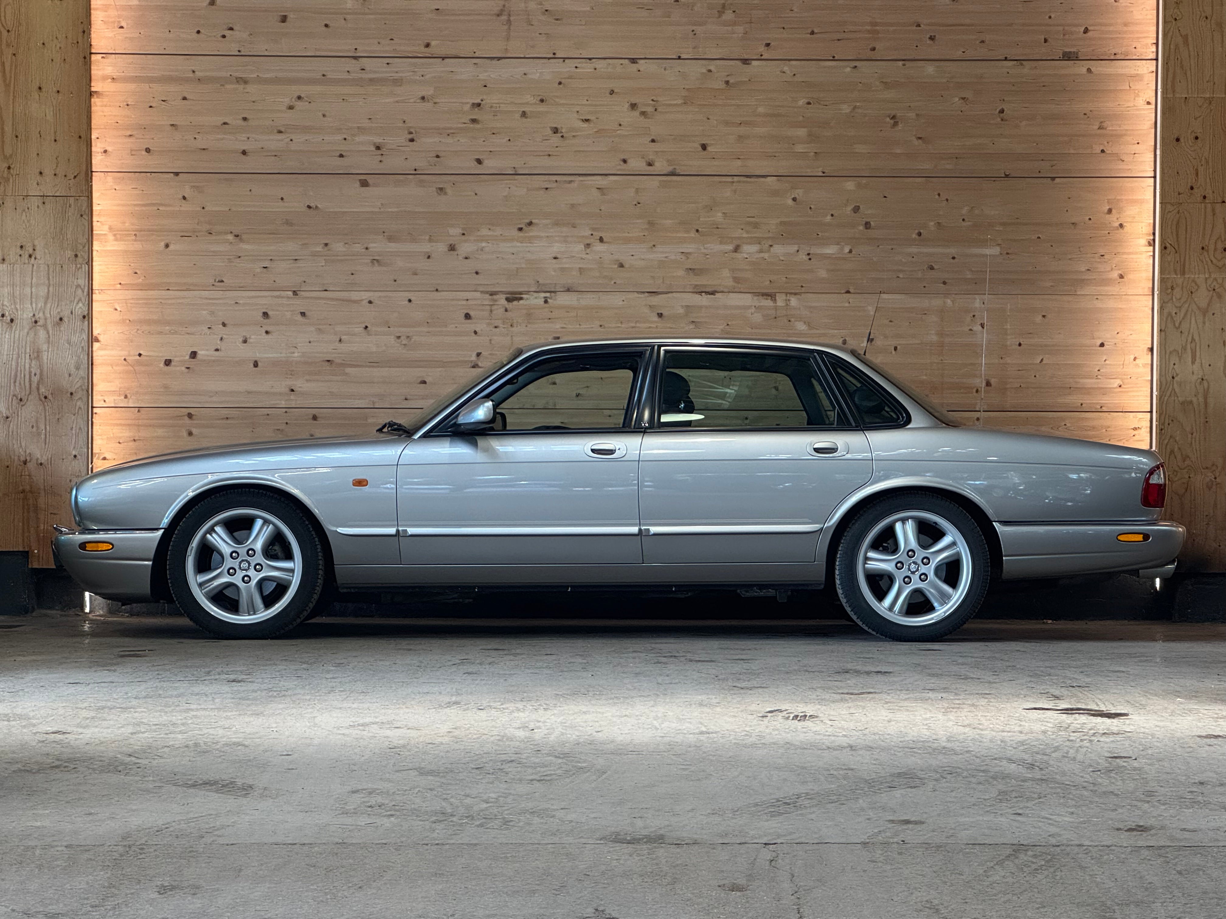 Jaguar XJR 4.0 375ch