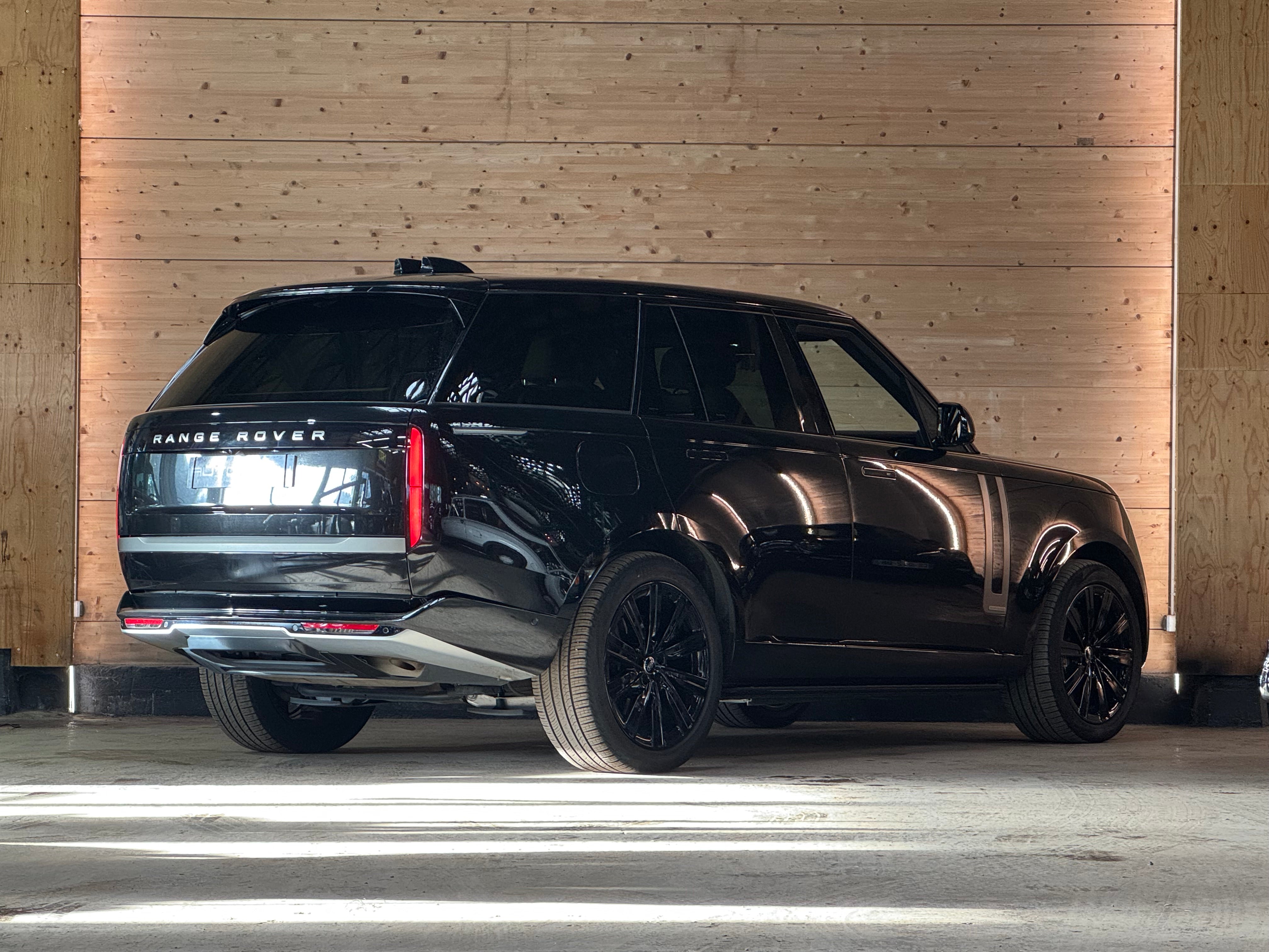 Land Rover Range Rover P550e Autobiography