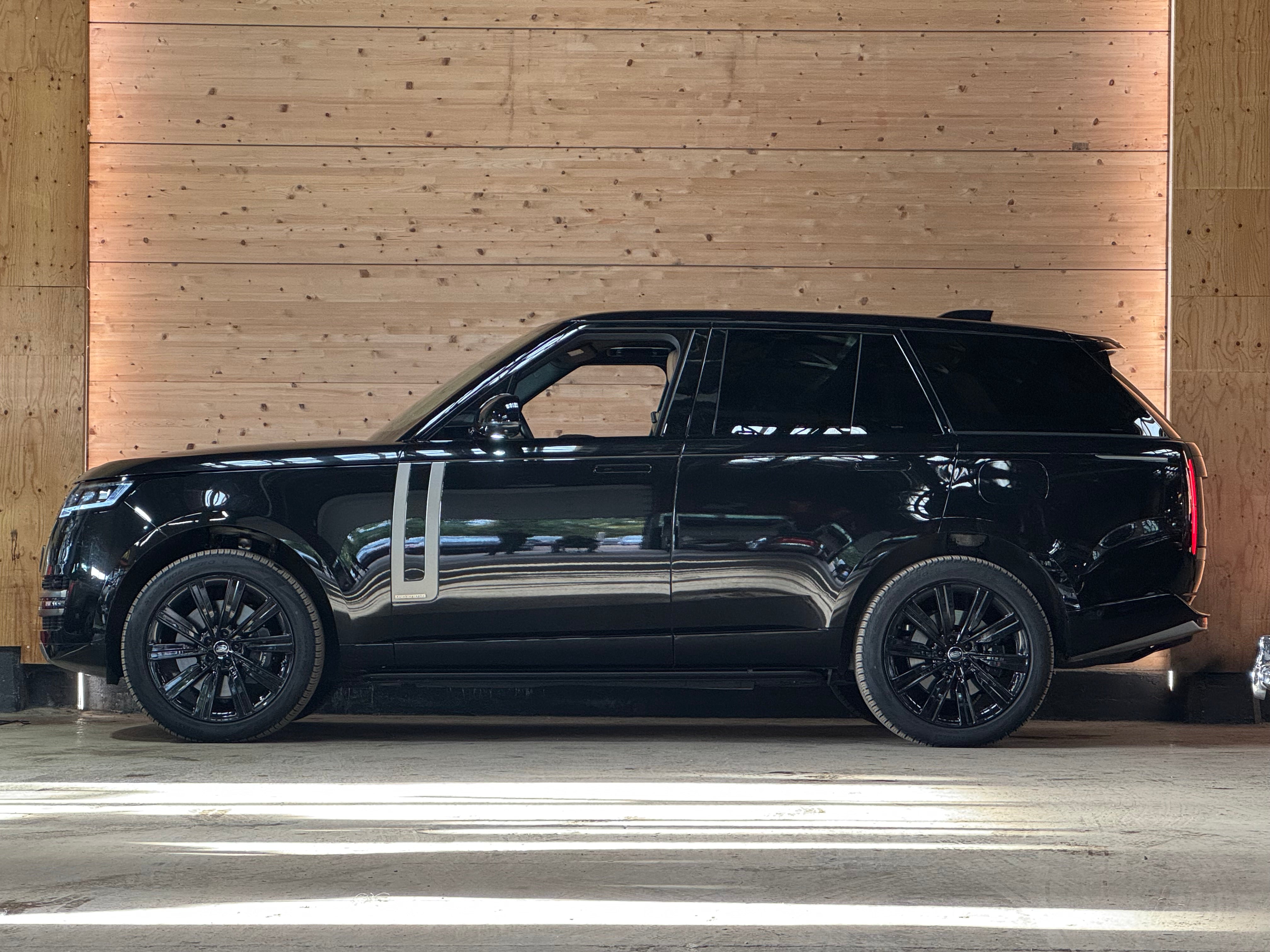 Land Rover Range Rover P550e Autobiography