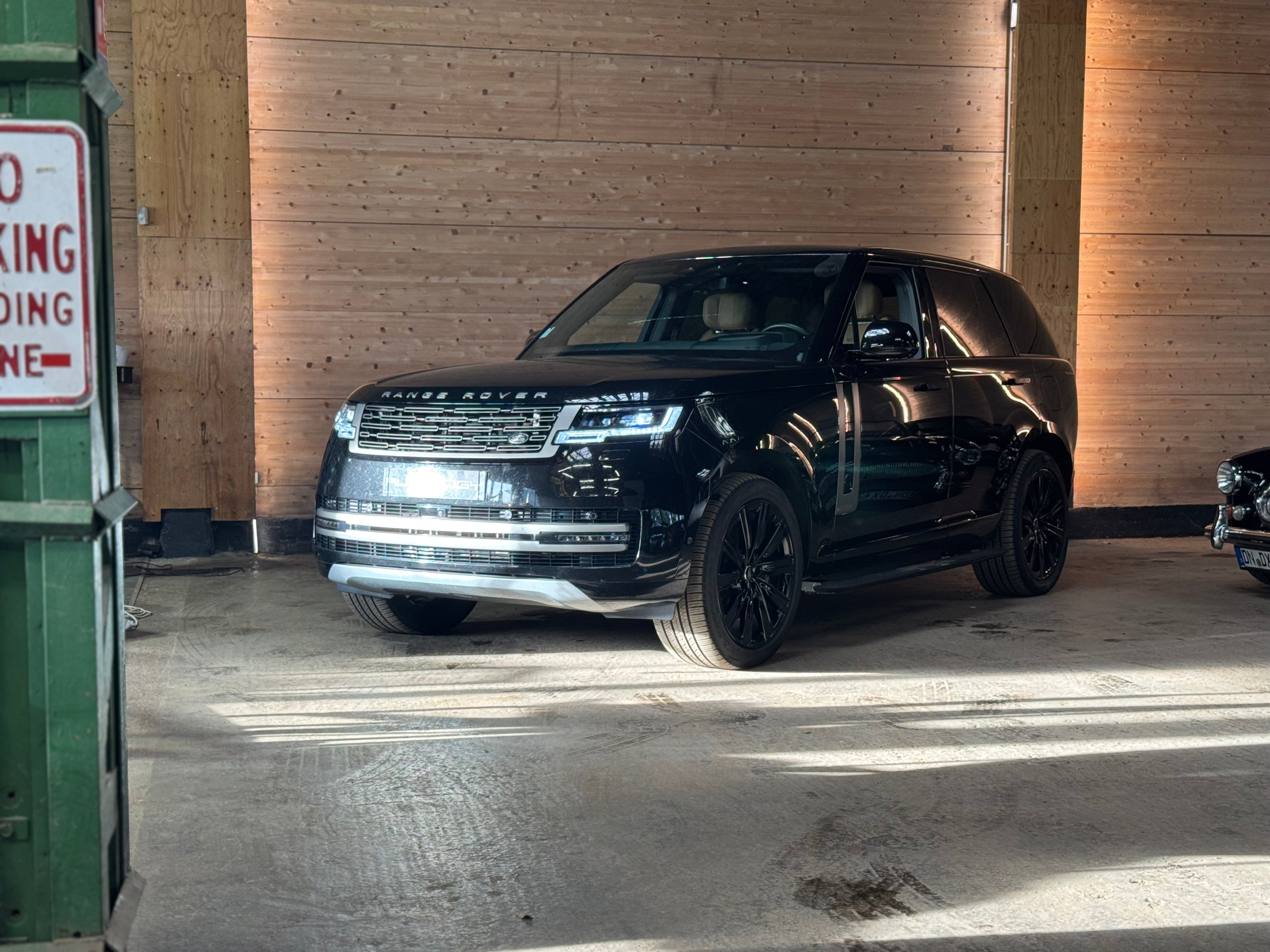 Land Rover Range Rover P550e Autobiography