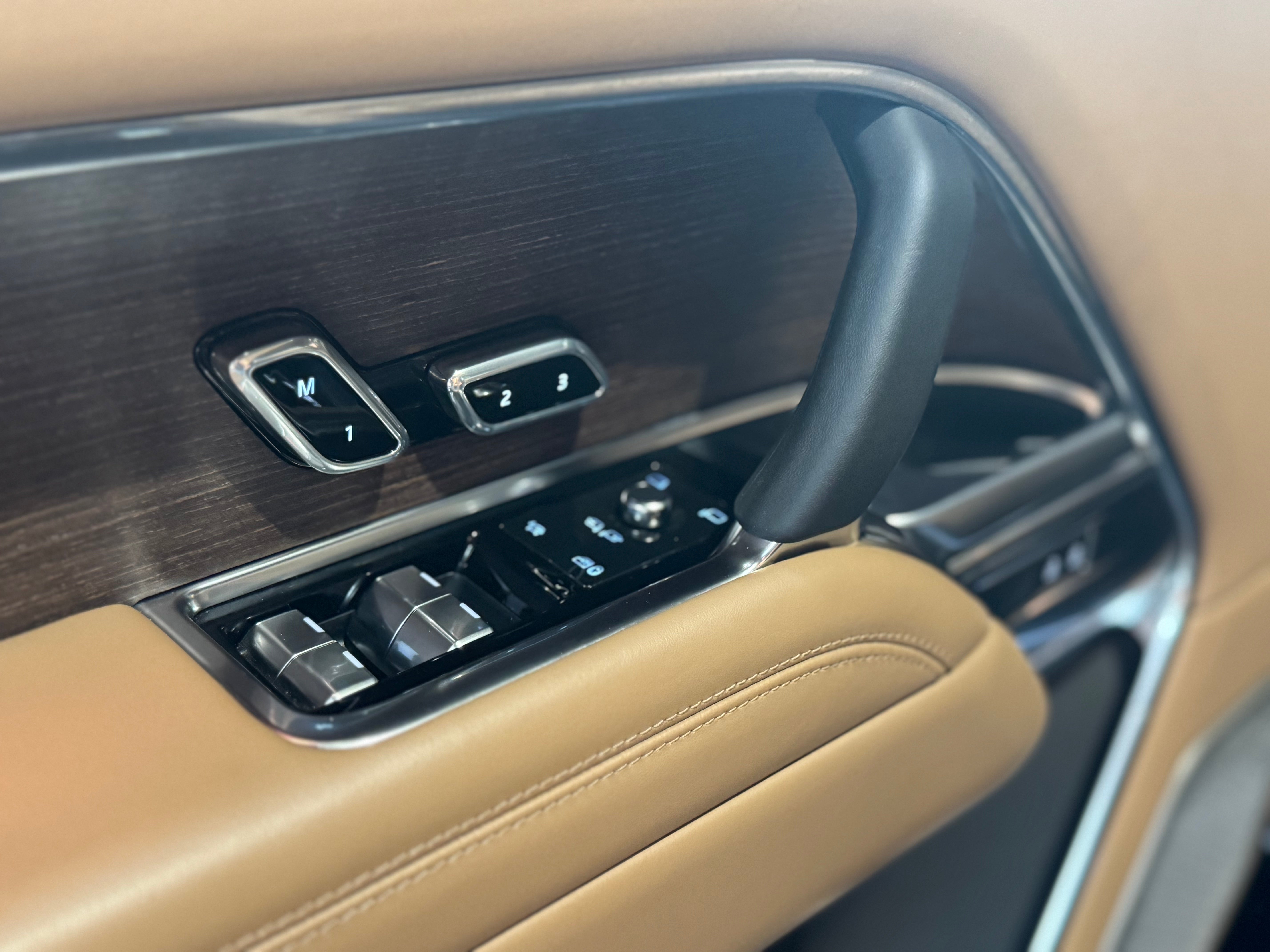 Land Rover Range Rover P550e Autobiography