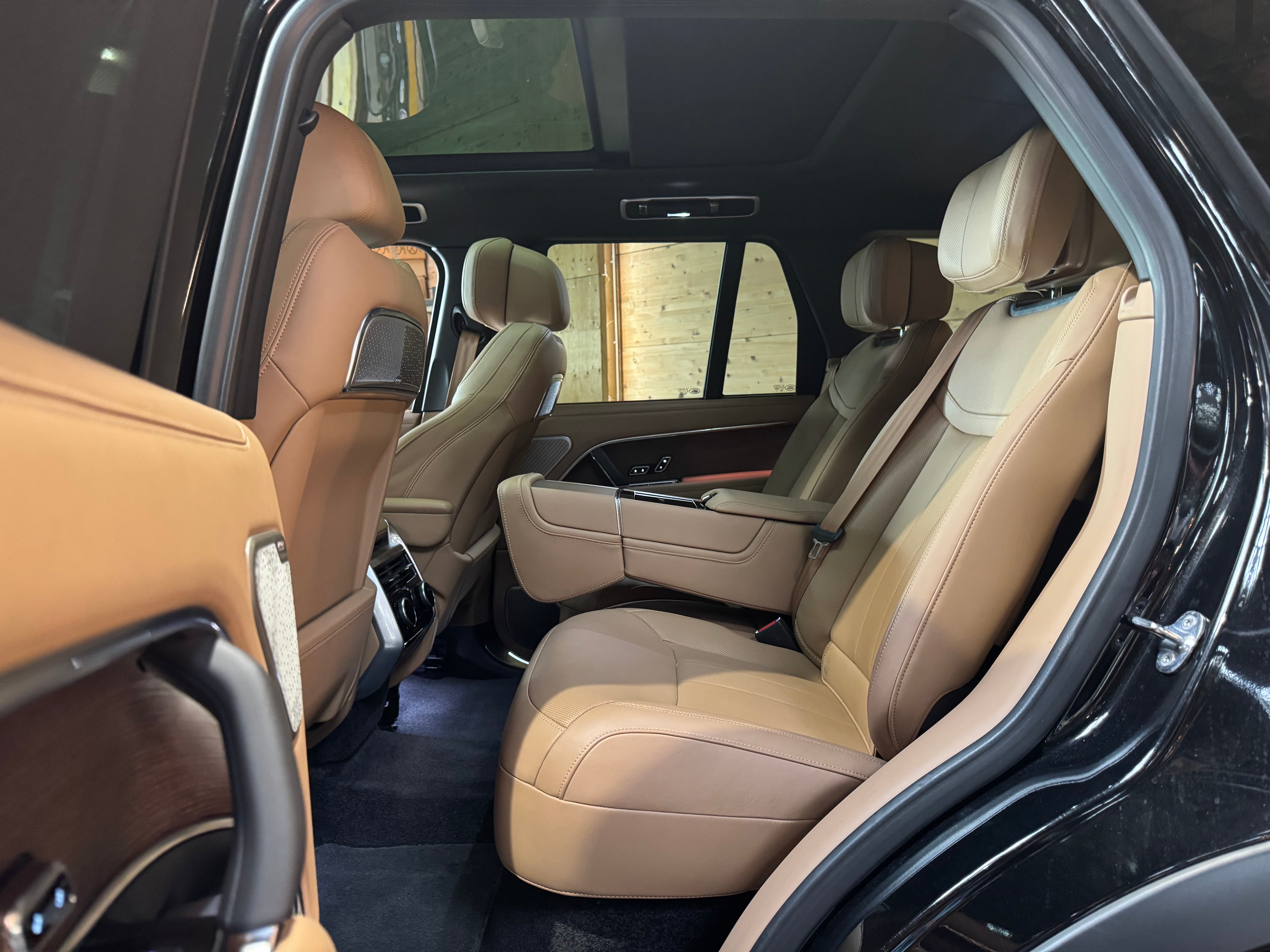 Land Rover Range Rover P550e Autobiography