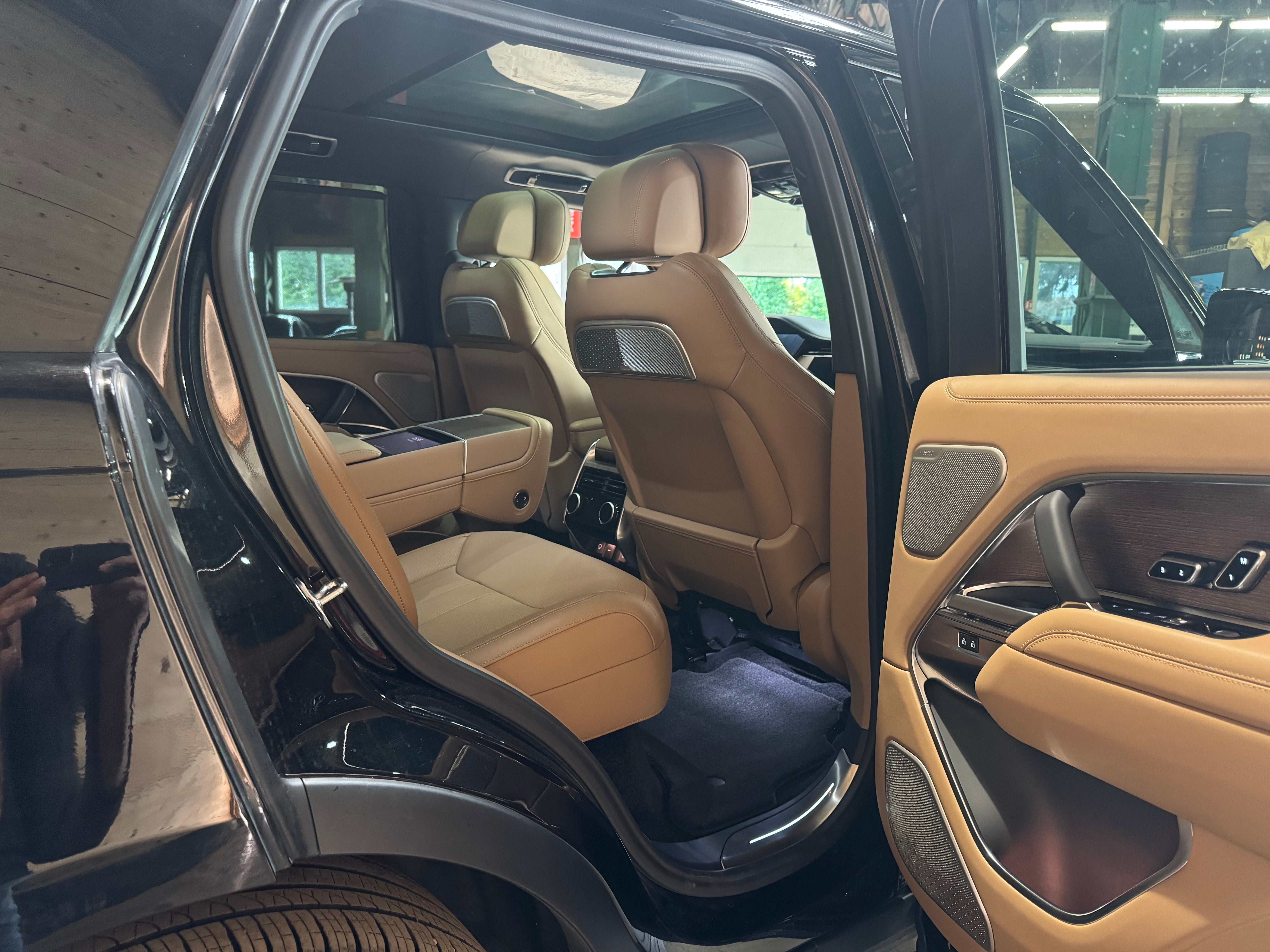 Land Rover Range Rover P550e Autobiography