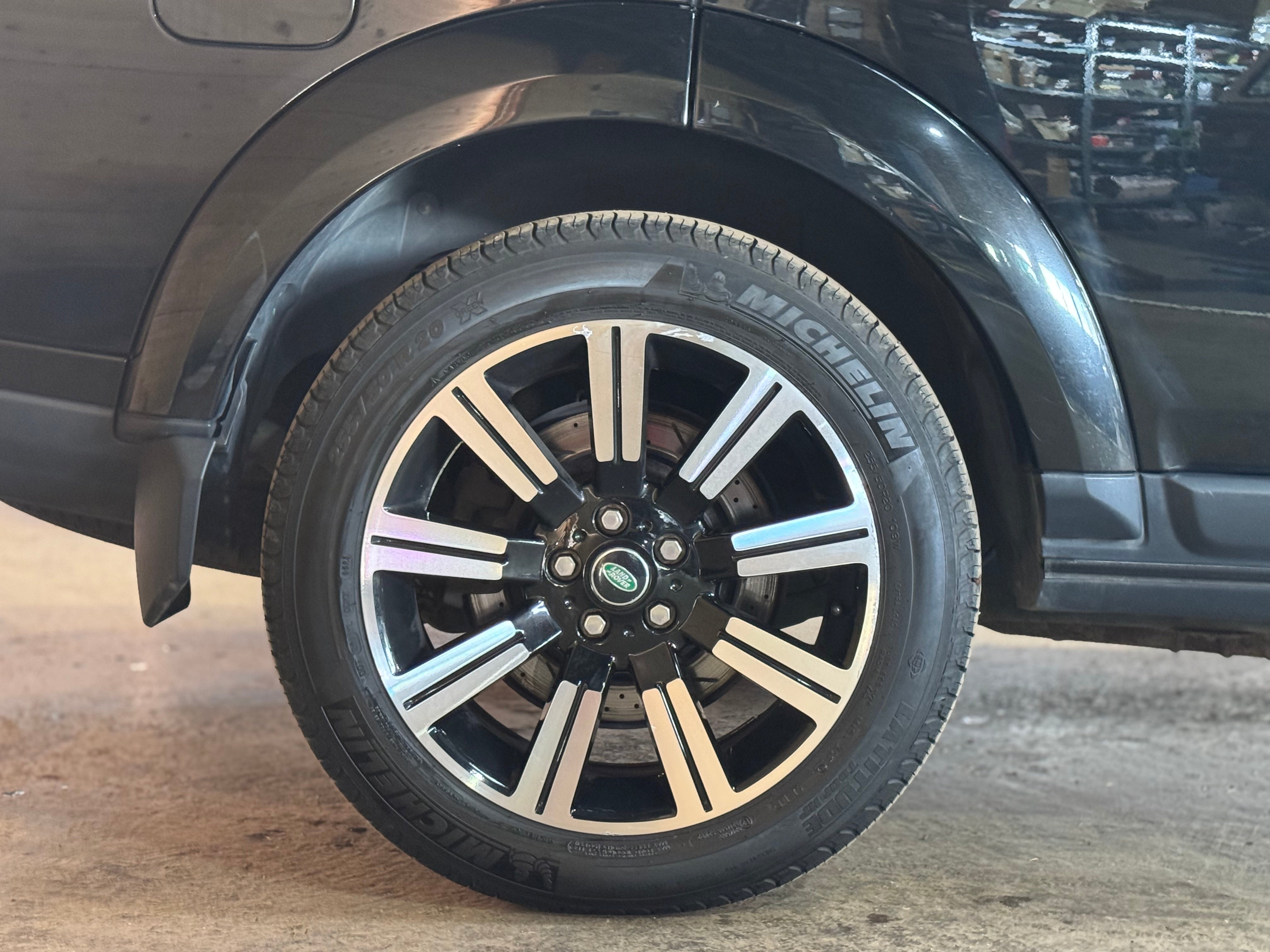 Land Rover Discovery IV SdV6 256ch HSE 7 places