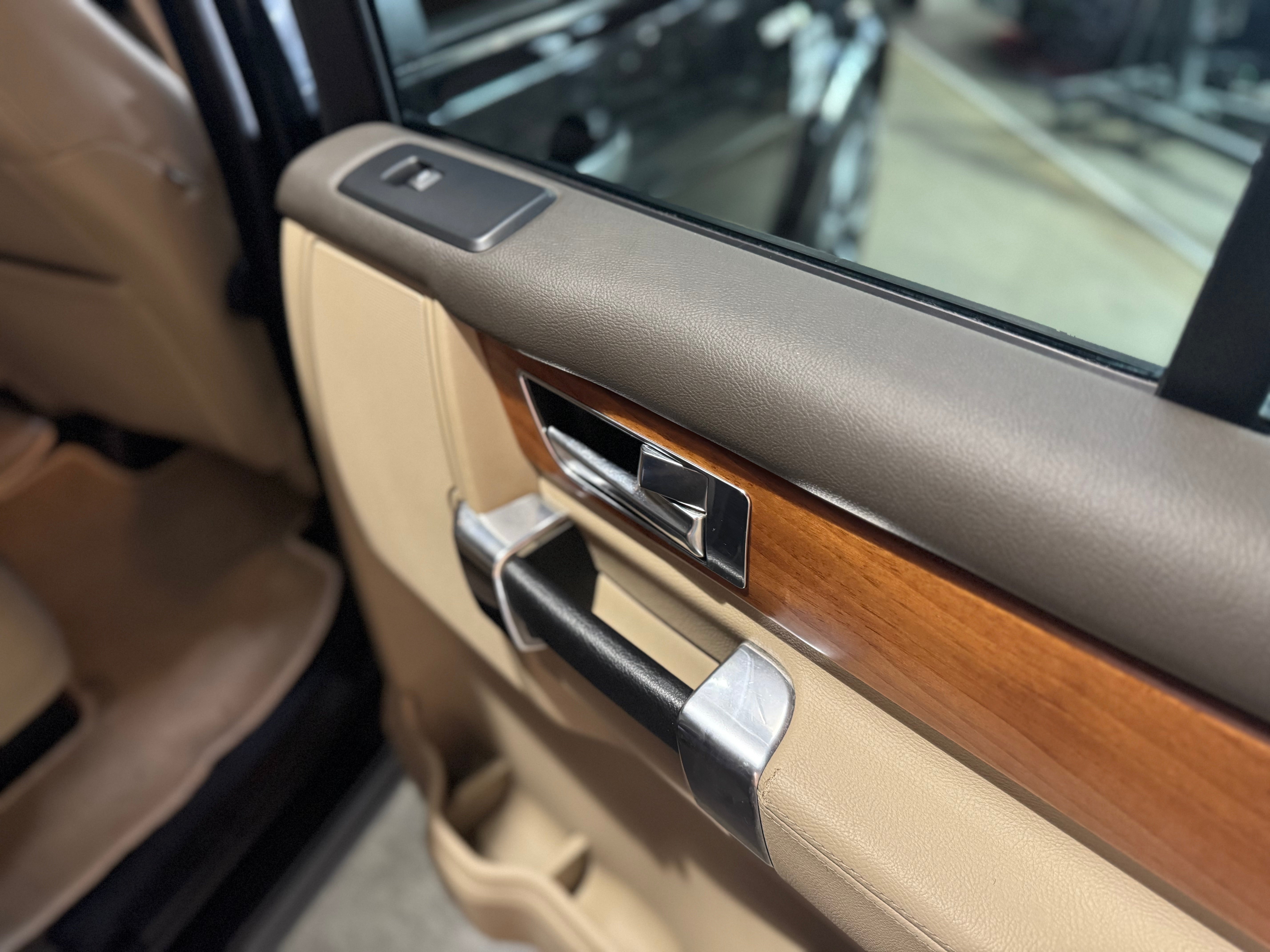 Land Rover Discovery IV SdV6 256ch HSE 7 places