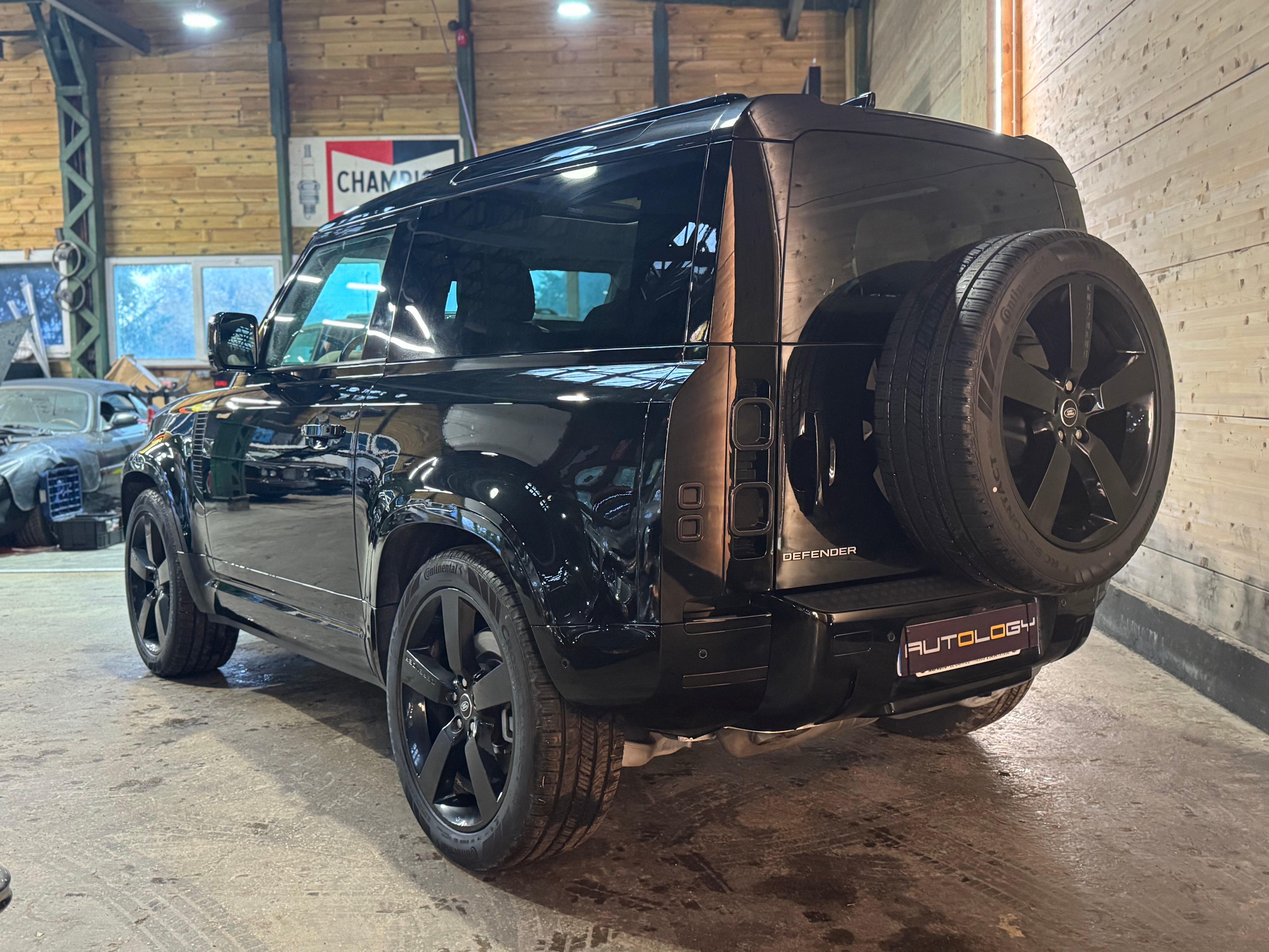 Land Rover Defender 90 D250 XS Edition