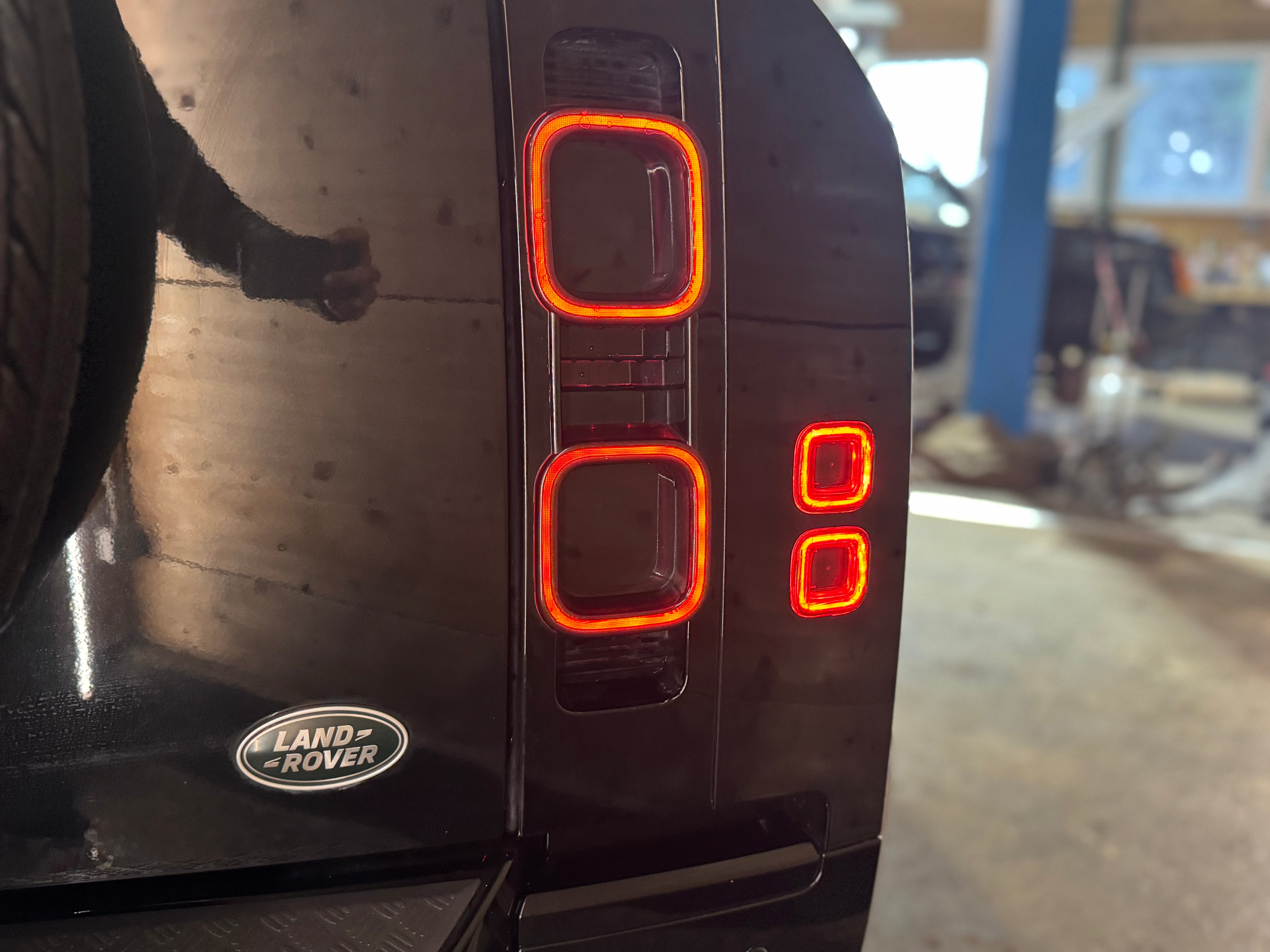 Land Rover Defender 90 D250 XS Edition