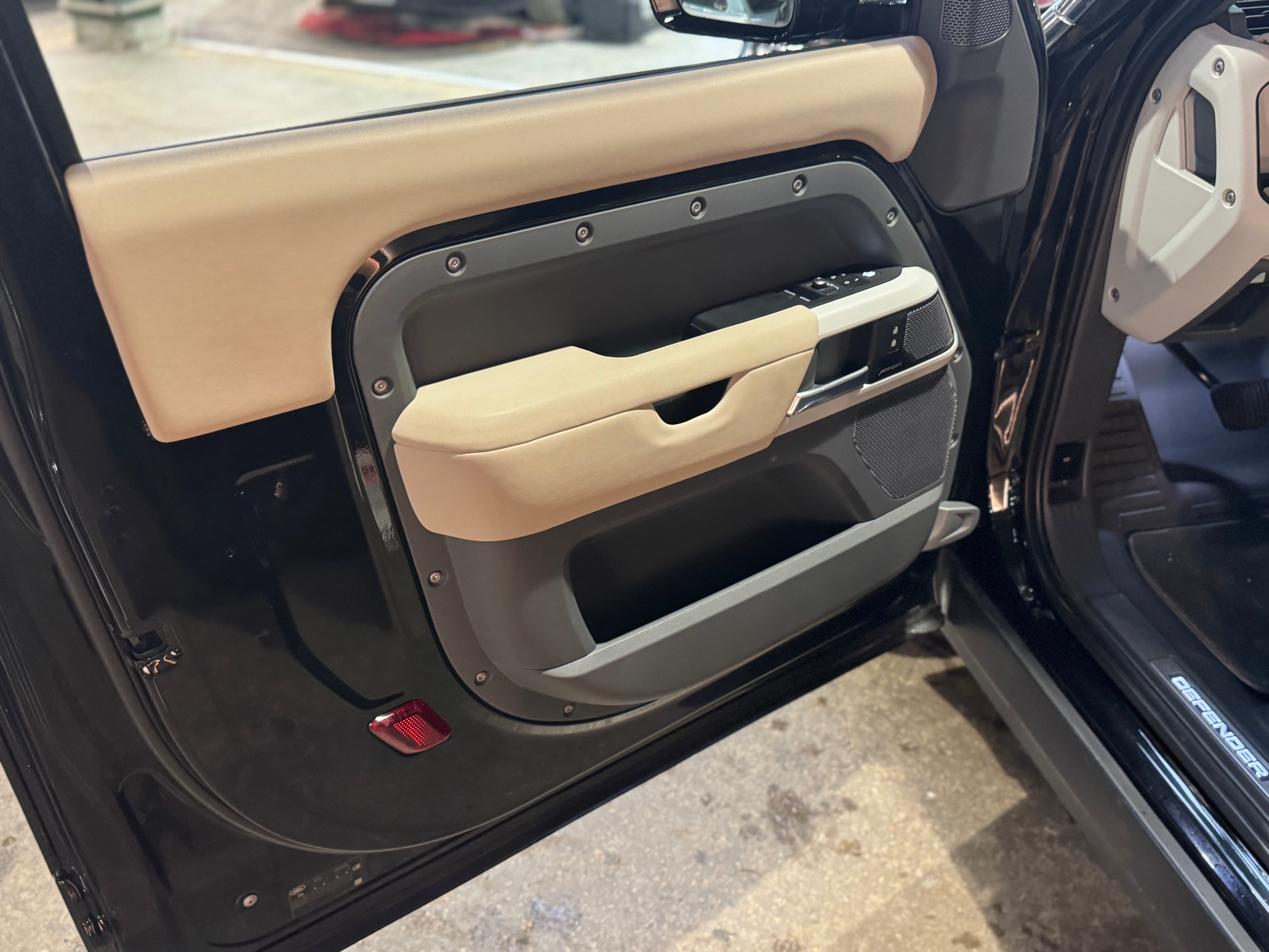 Land Rover Defender 90 D250 XS Edition