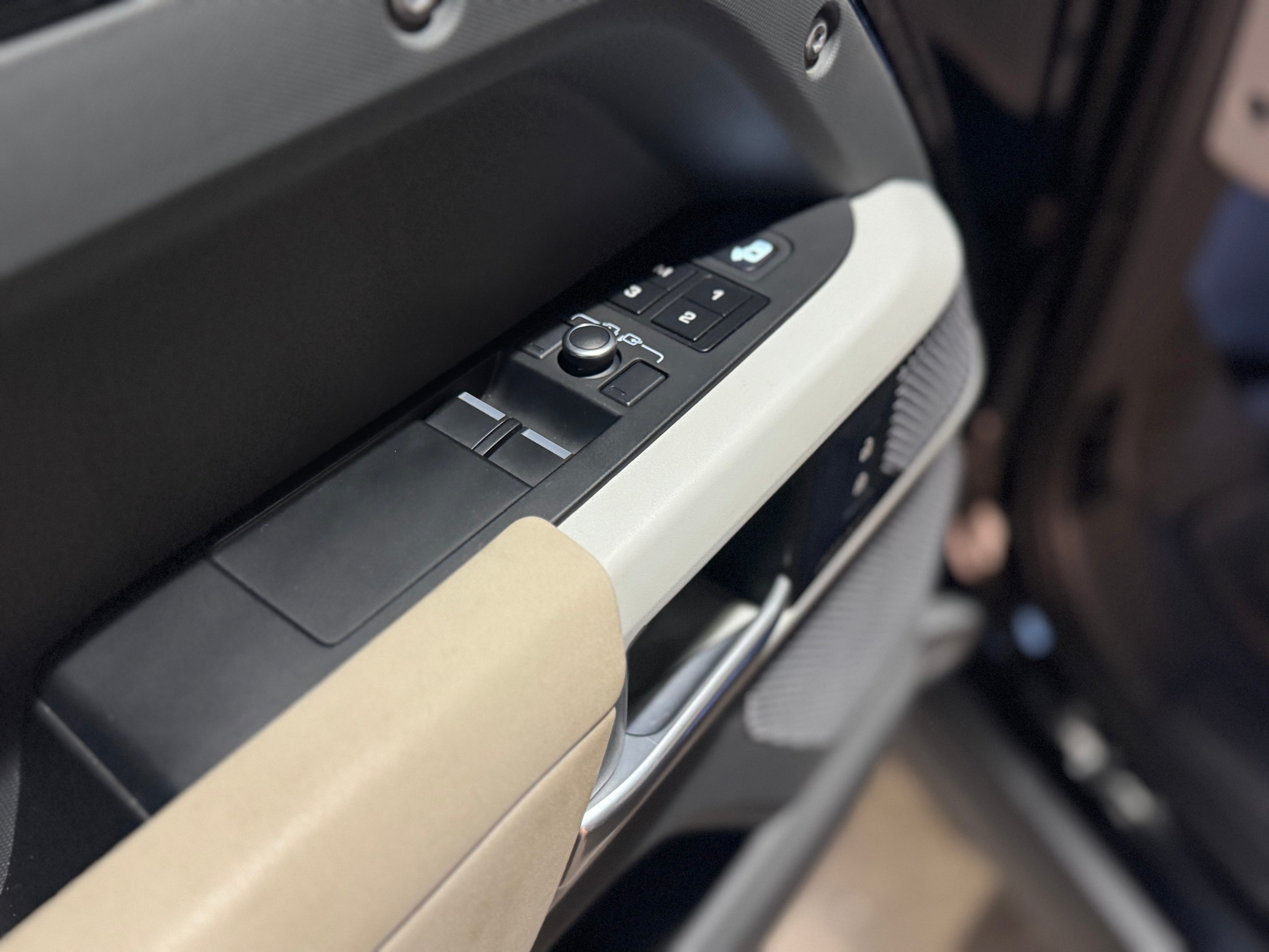 Land Rover Defender 90 D250 XS Edition