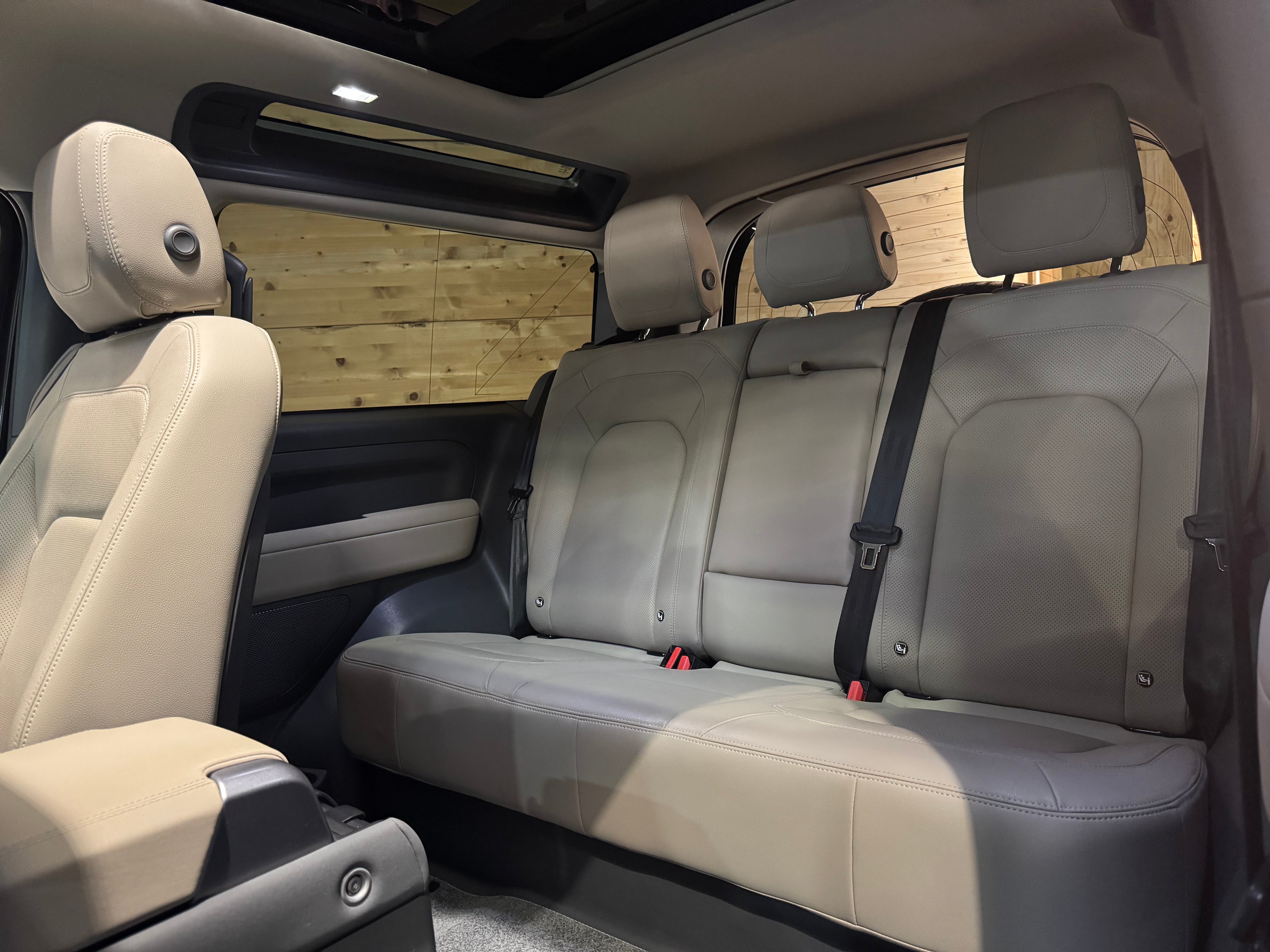 Land Rover Defender 90 D250 XS Edition