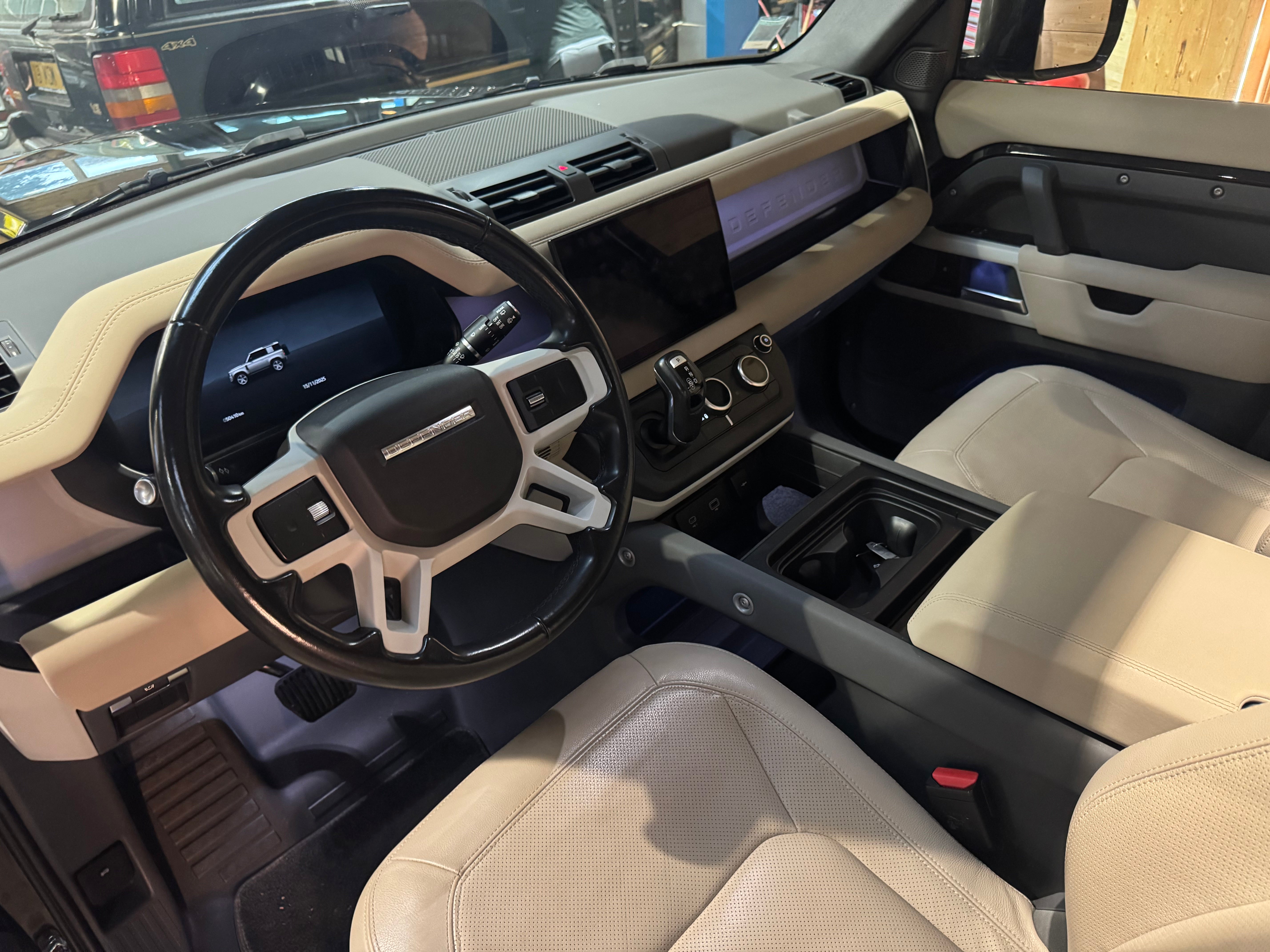 Land Rover Defender 90 D250 XS Edition