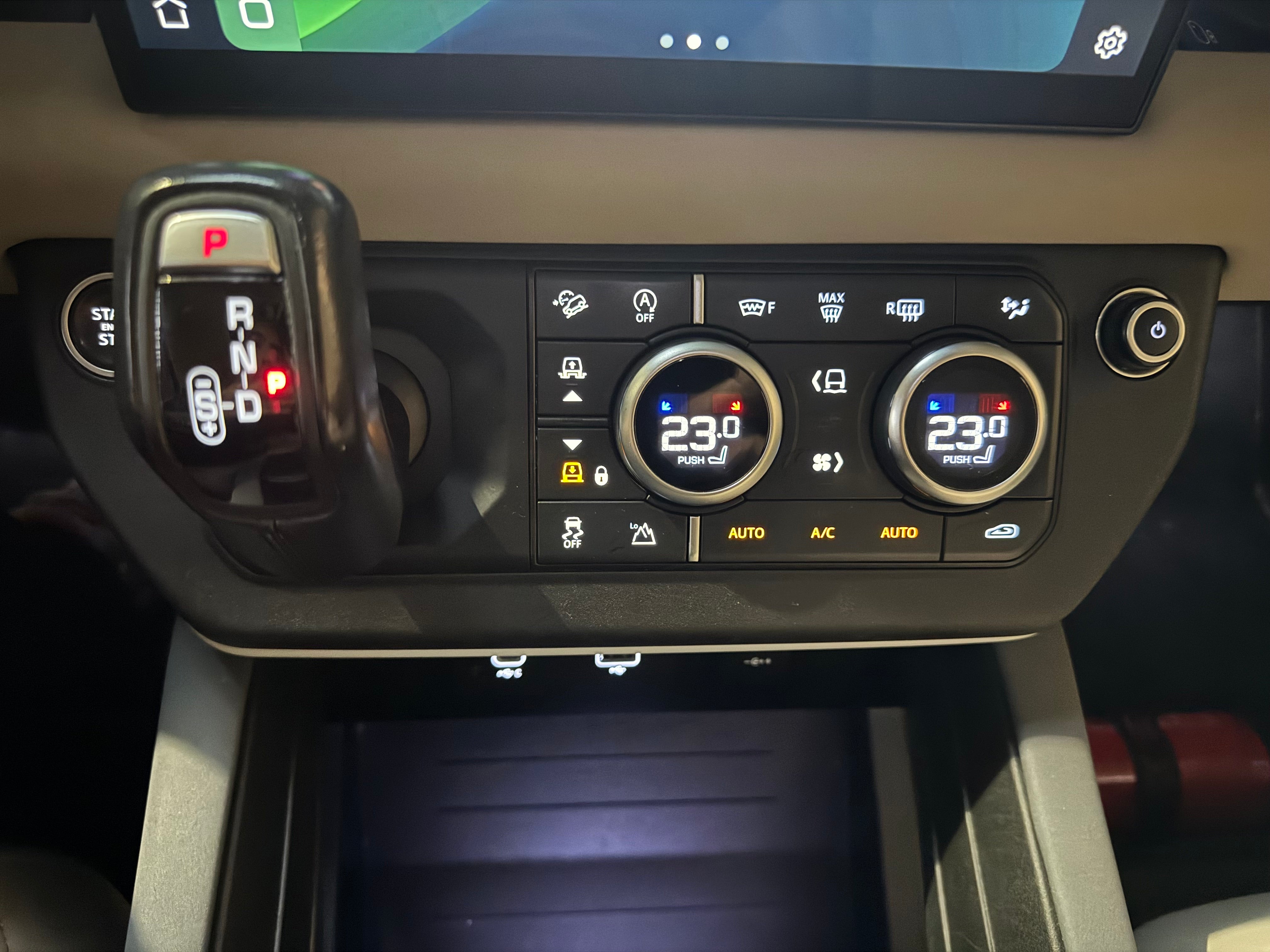 Land Rover Defender 90 D250 XS Edition