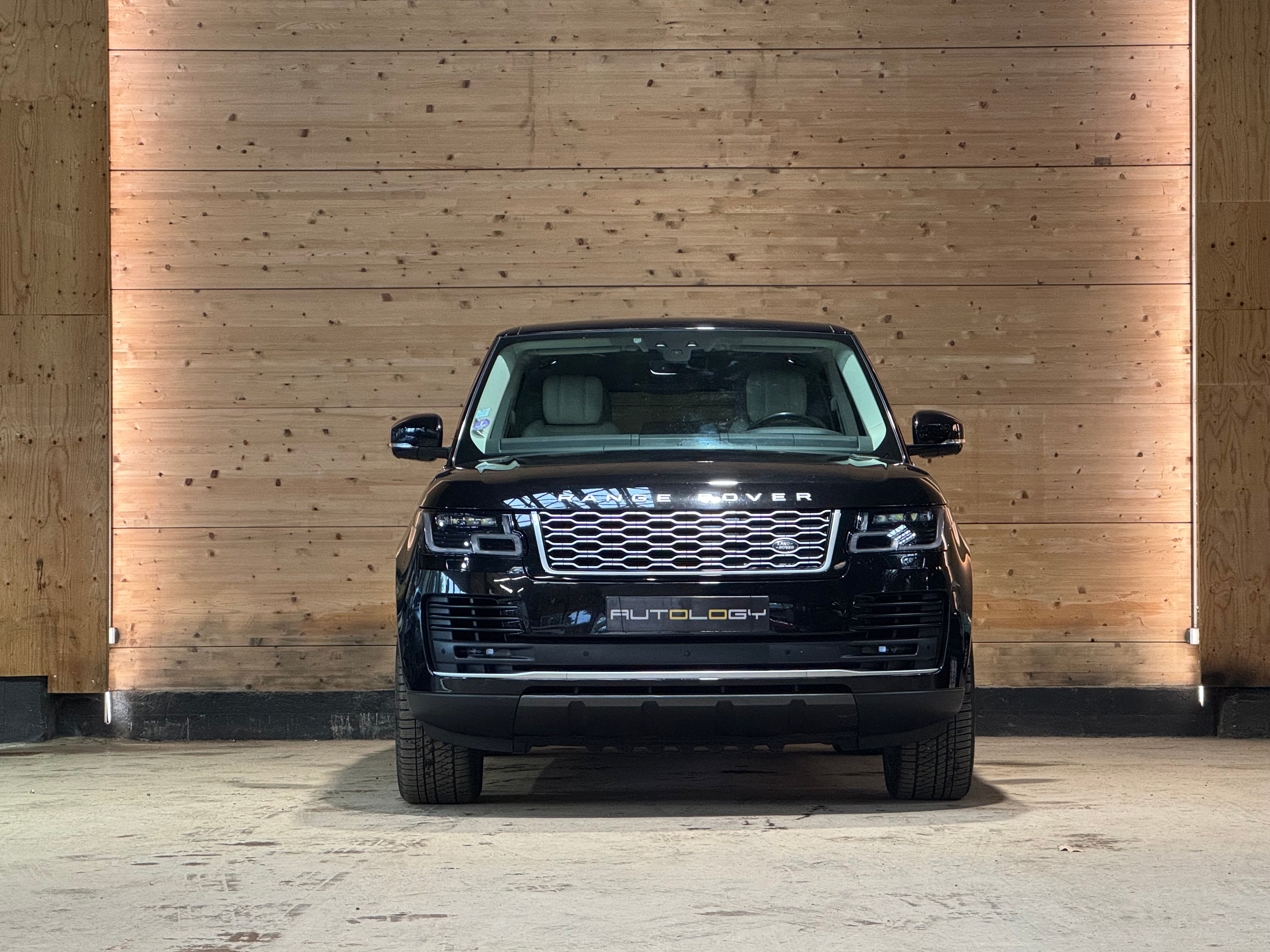 Land Rover Range Rover P400e Vogue