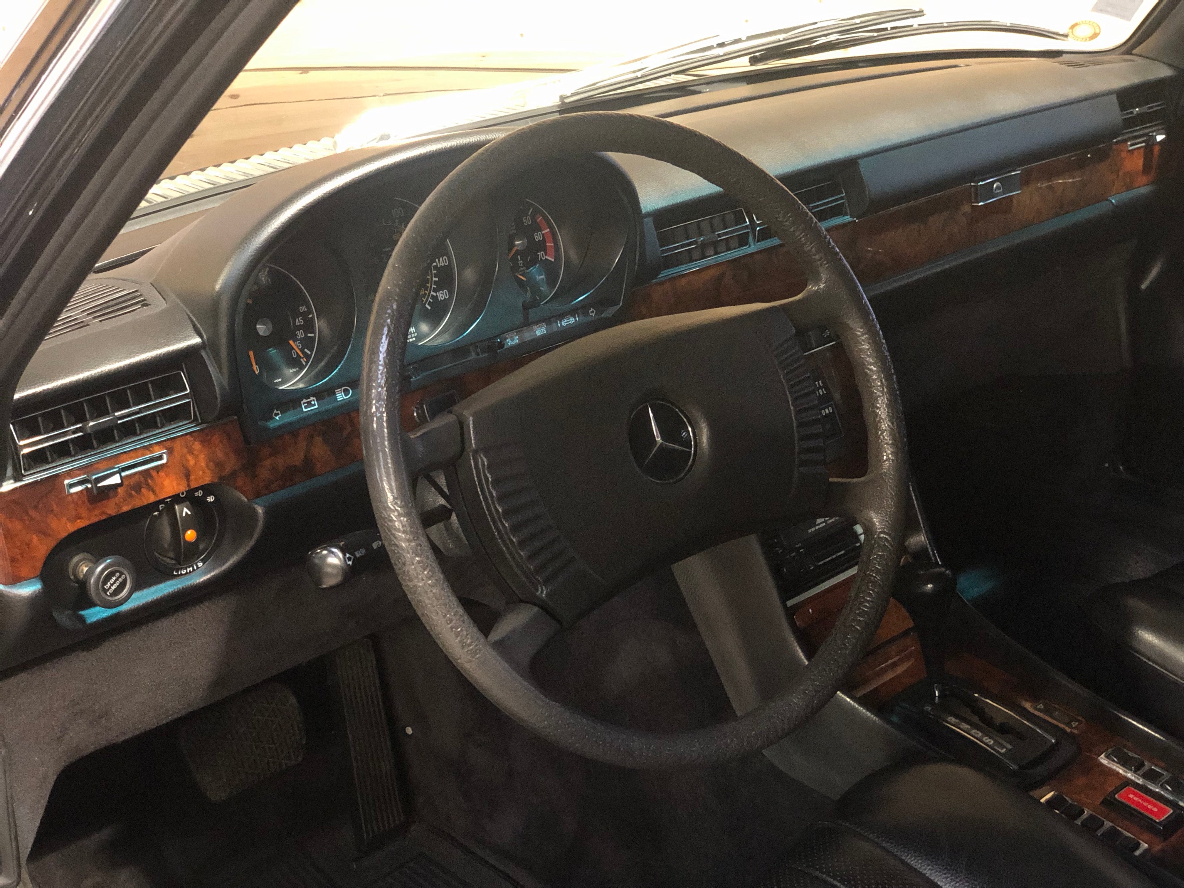 Mercedes 450 SEL 6.9