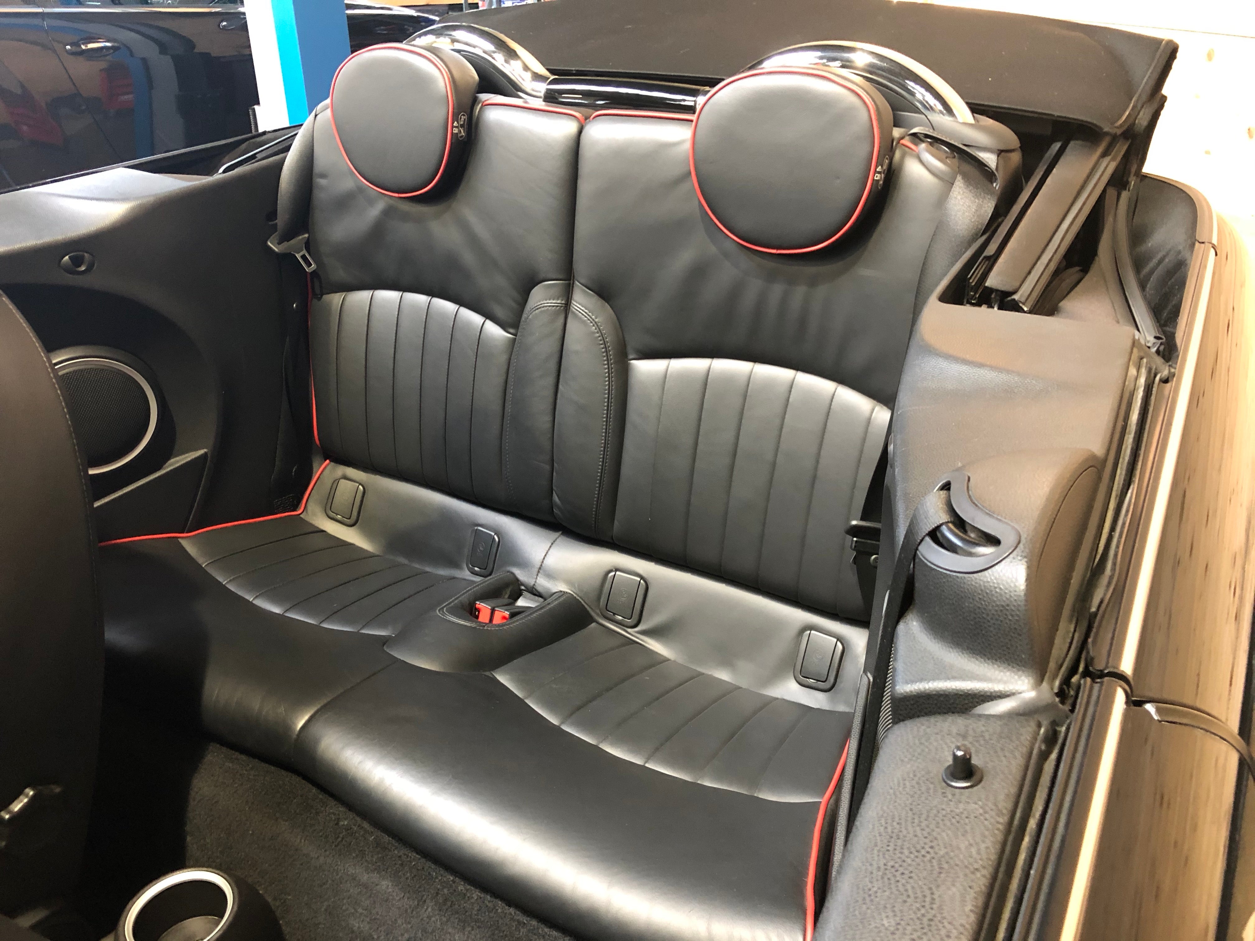 Mini Cabriolet Cooper S JCW BVA 211ch (R57)