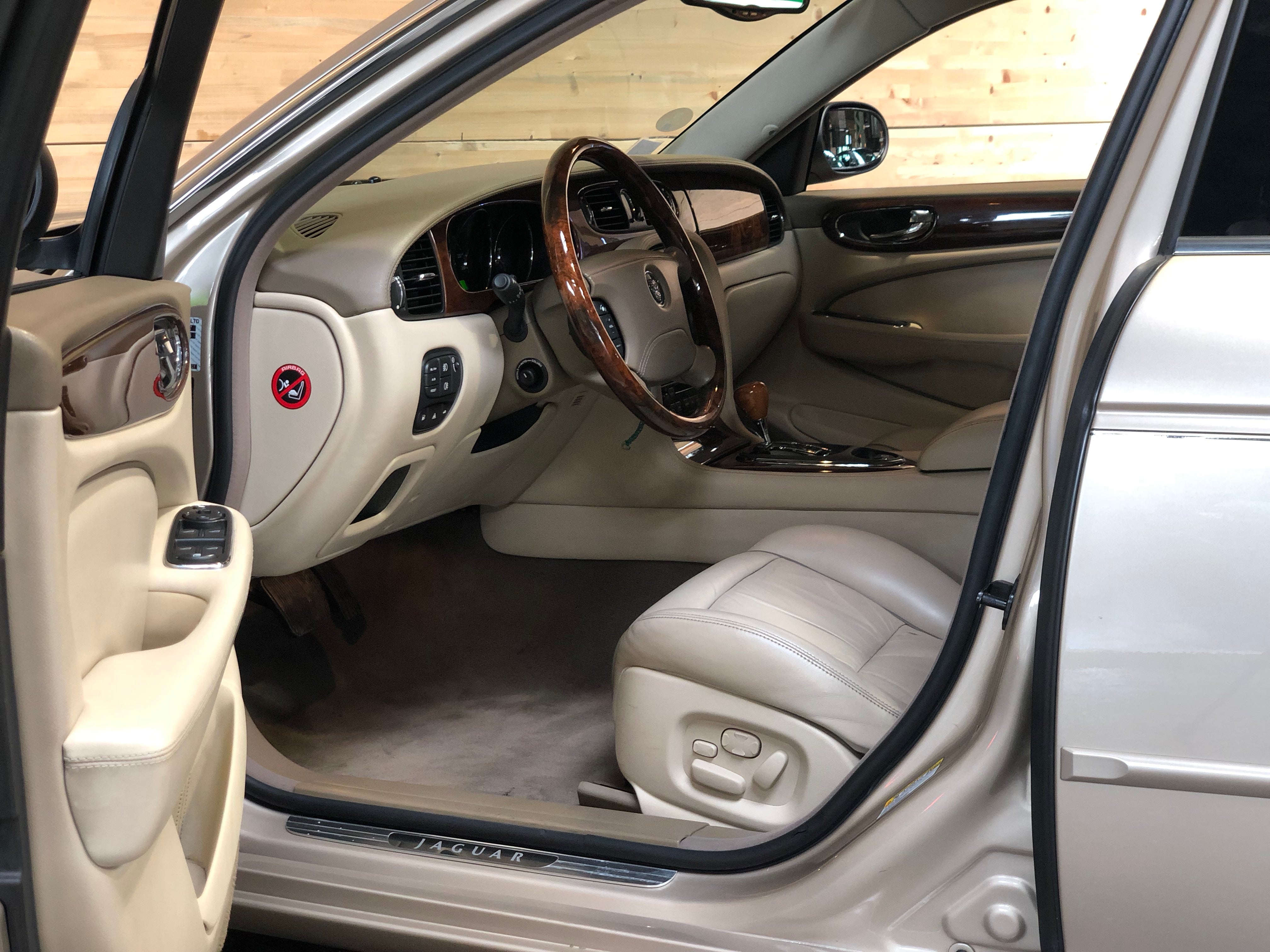 Jaguar XJ Super V8